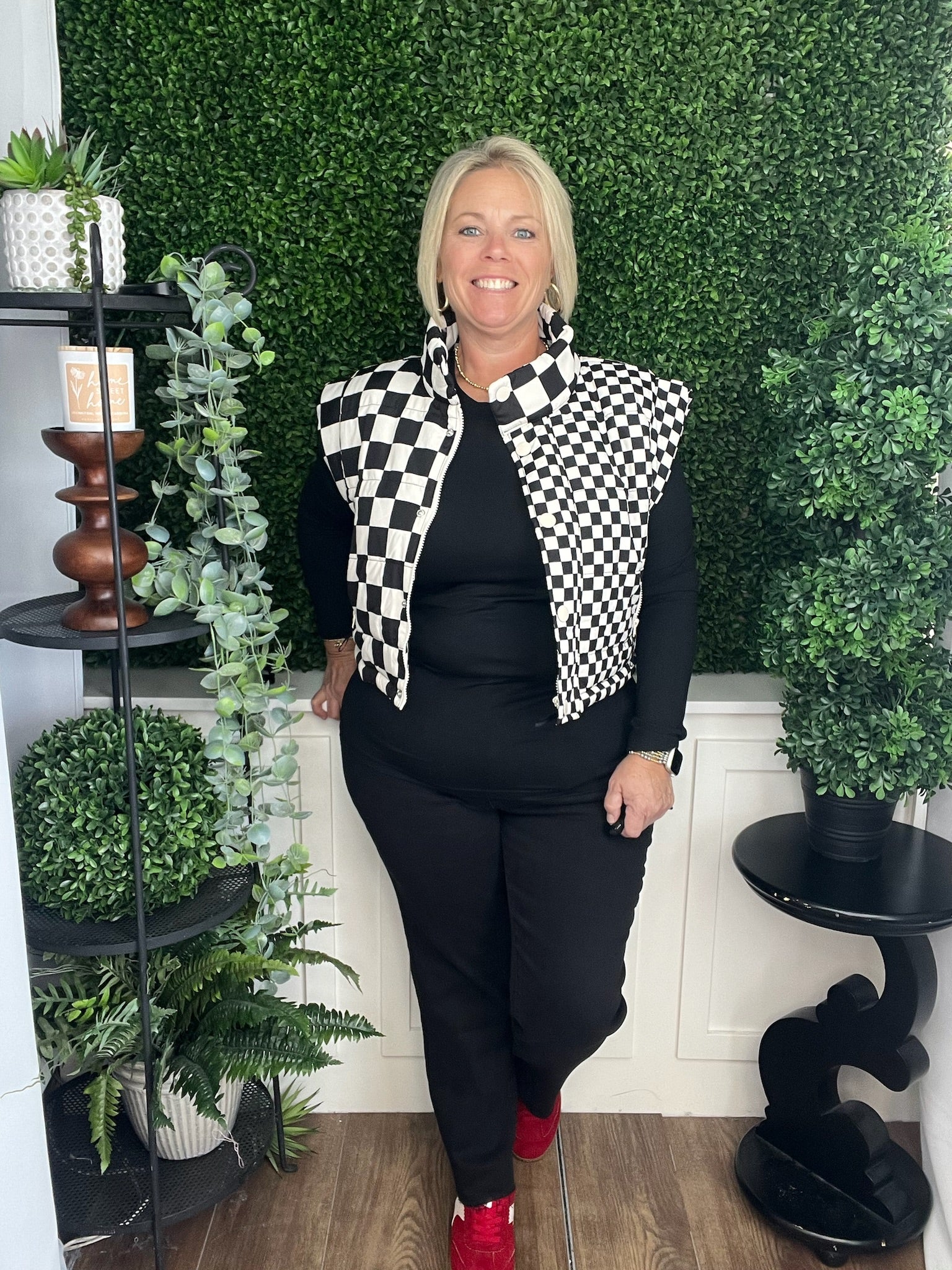 CHECKERED CROP ZIP UP PUFFER VEST - BLACK