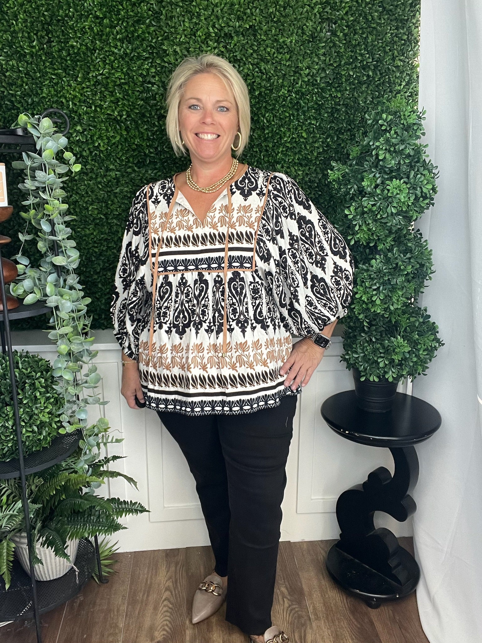 3/4 SLEEVE TOP W/SELF TIE DETAIL - BLACK