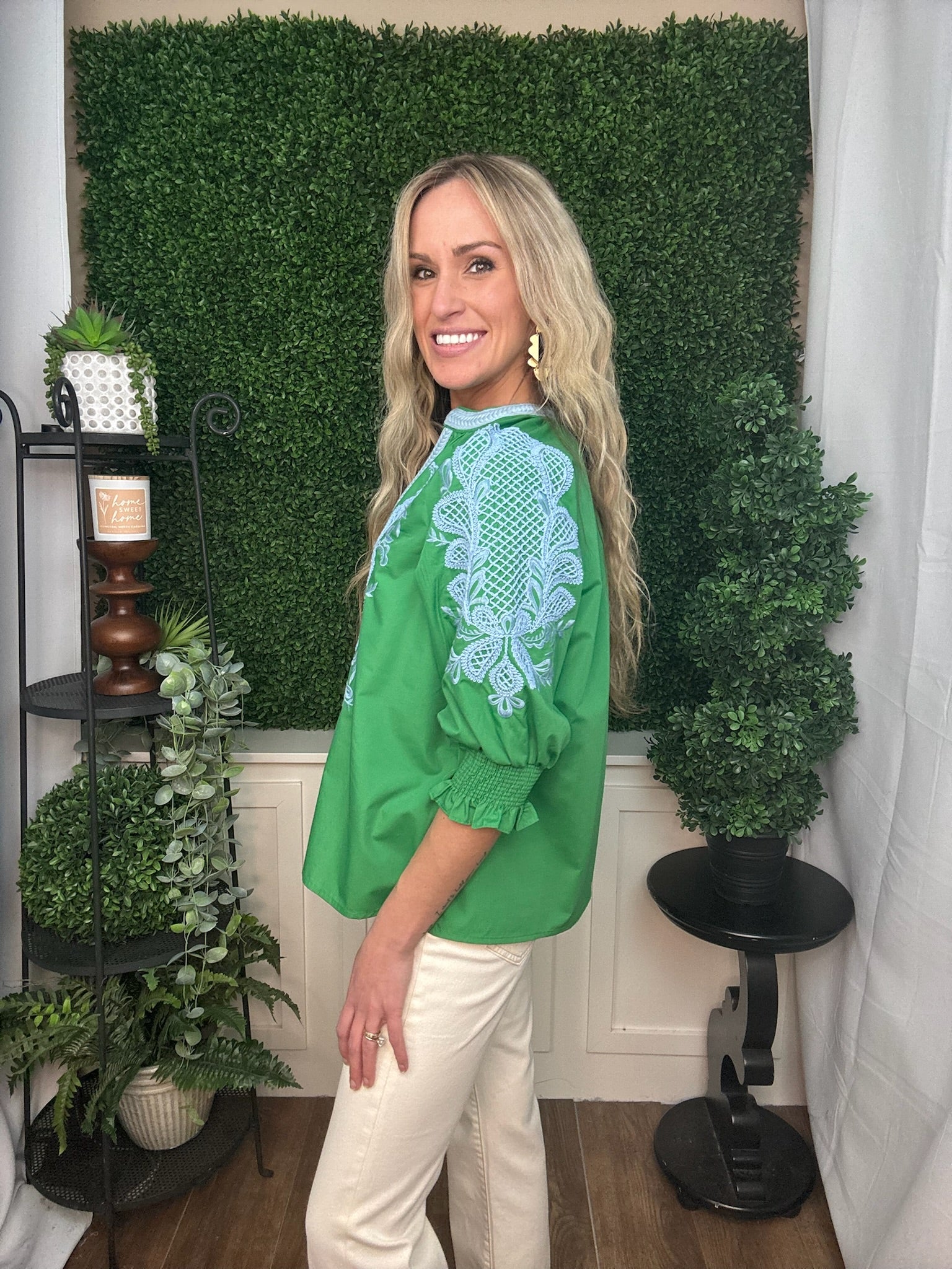 SHORT SLEEVE VNECK BLOUSE