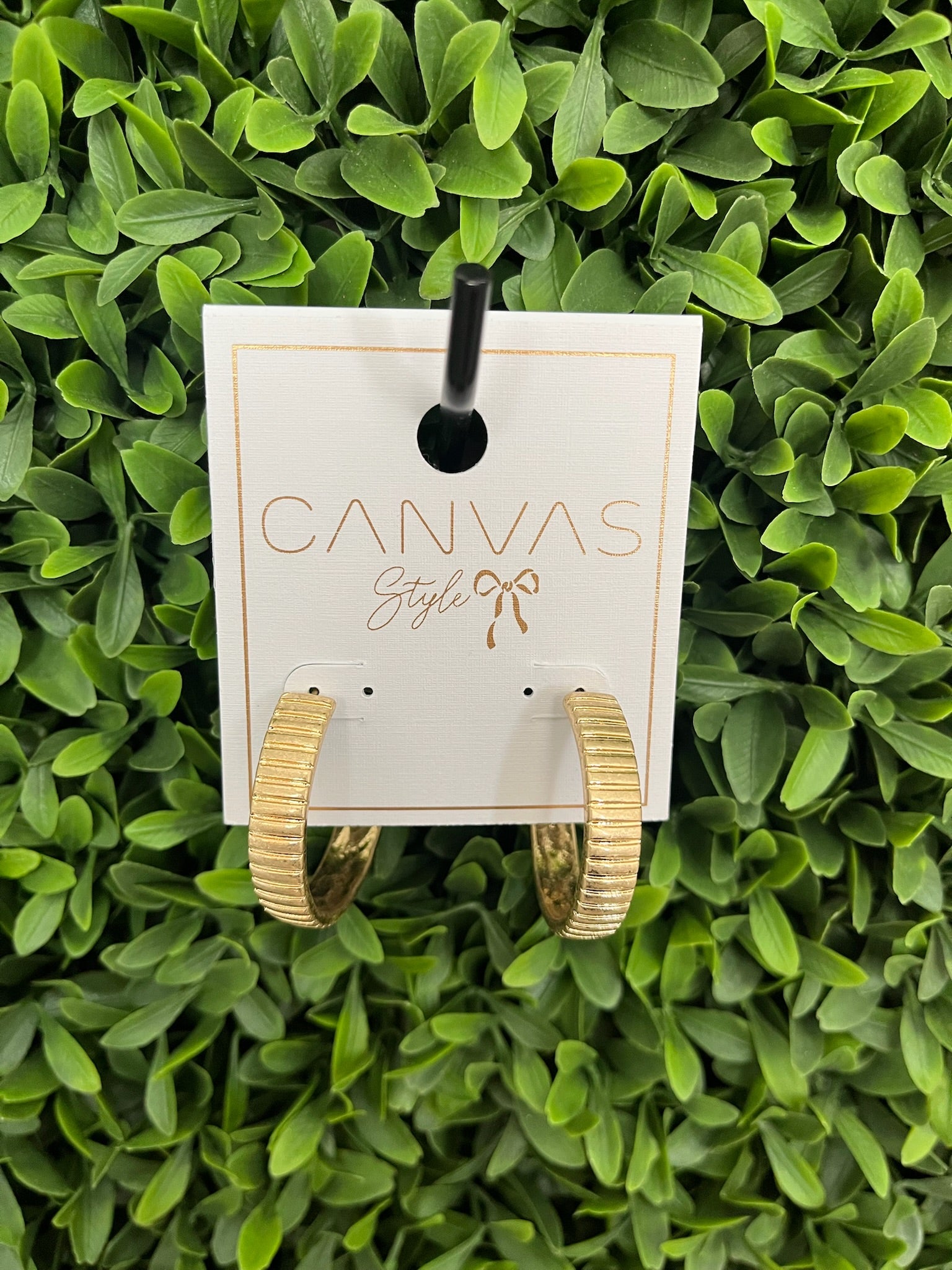 PHOENIX FLUTED METAL HOOP EARRINGS - WORN GOLD