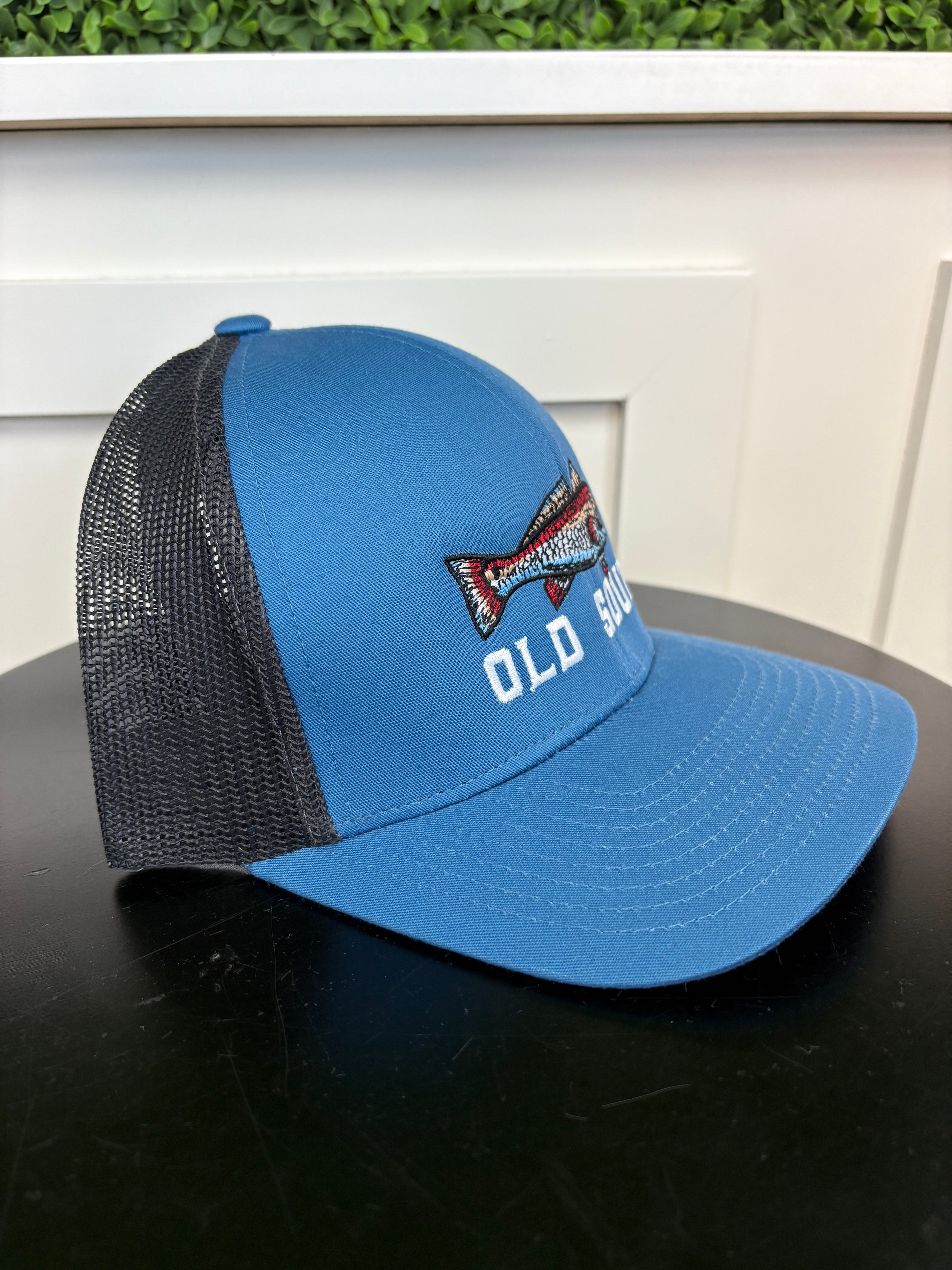 TRUCKER RED FISH OCEAN BLUE/CHARCOAL