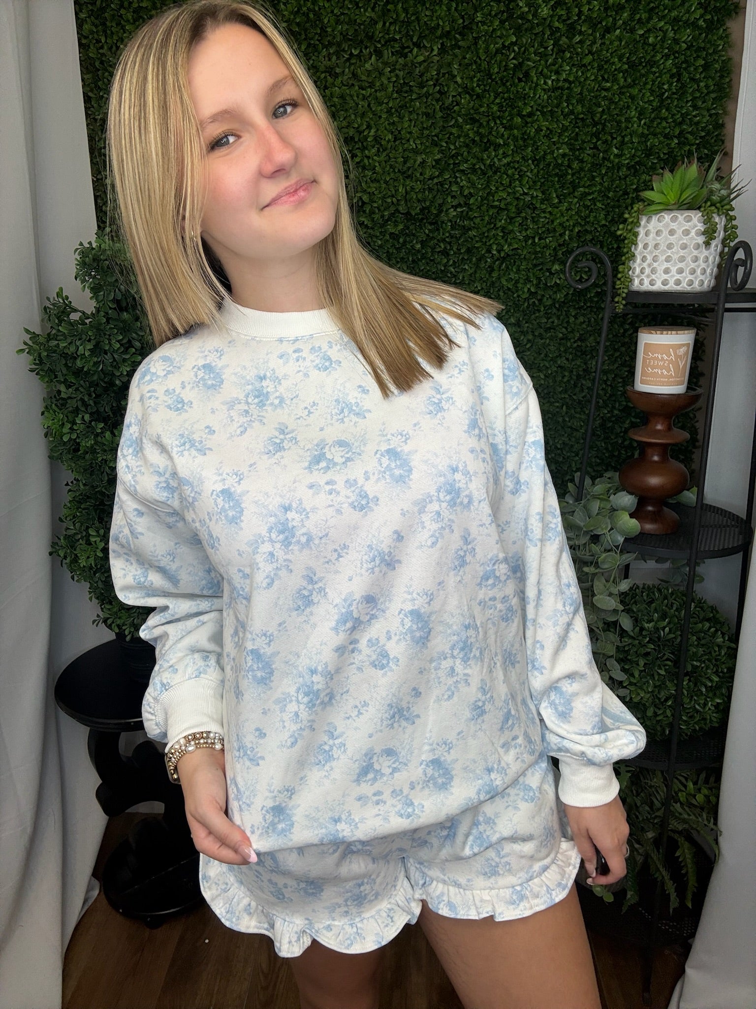 SINGLE TONE FLORAL PRINTED FRENCH TERRY SHORTS - LIGHT BLUE