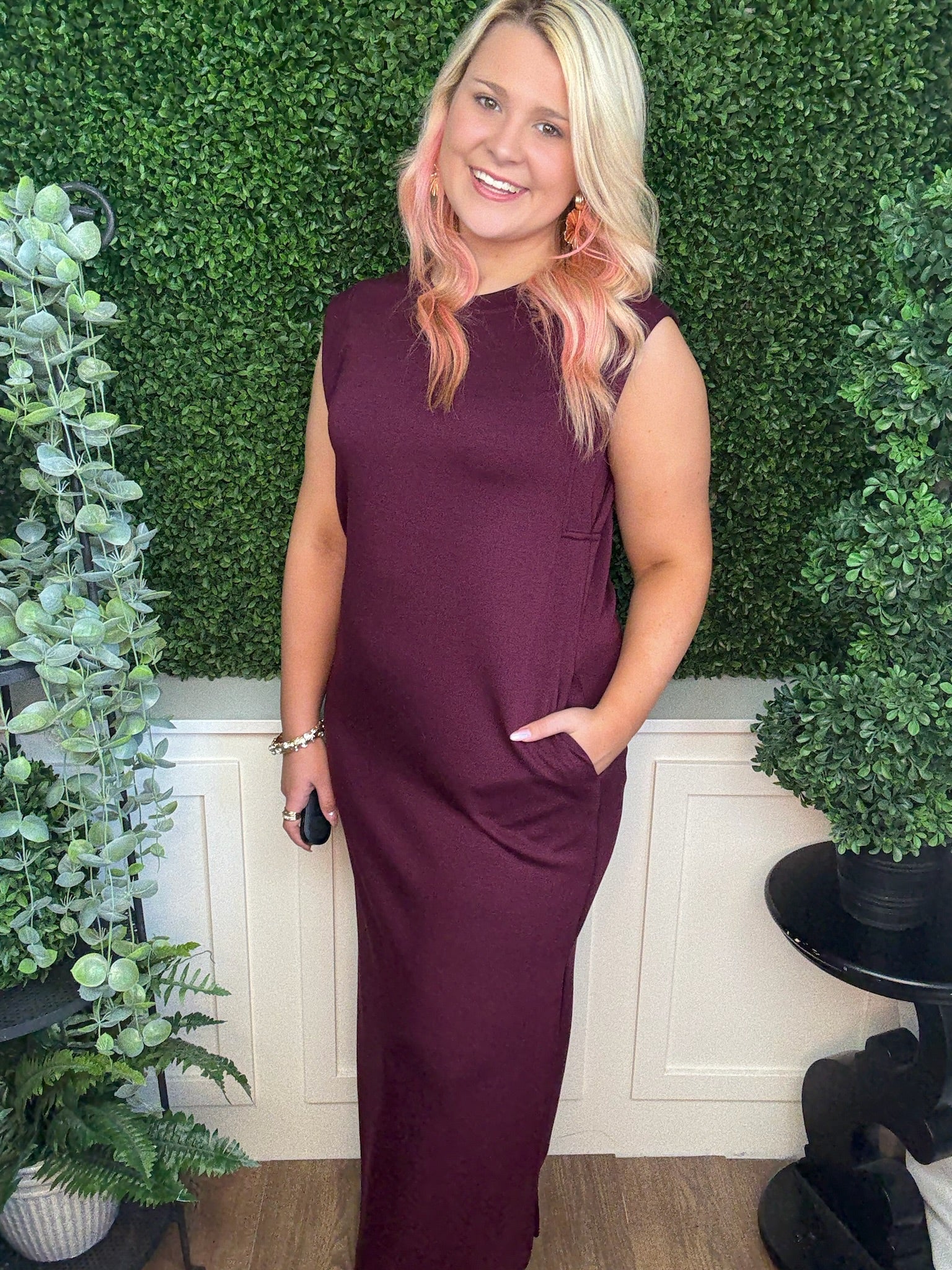 SOLID JERSEY KNIT PULLOVER MIDI DRESS W/SIDE SLIT - WINE