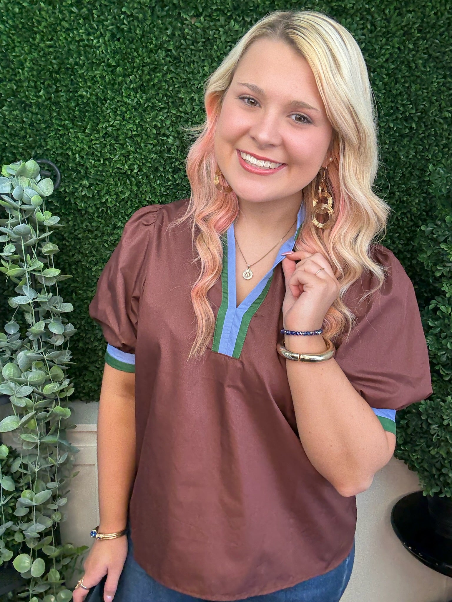 SOLID SHORT BUBBLE SLEEVE TOP - CHOCOLATE