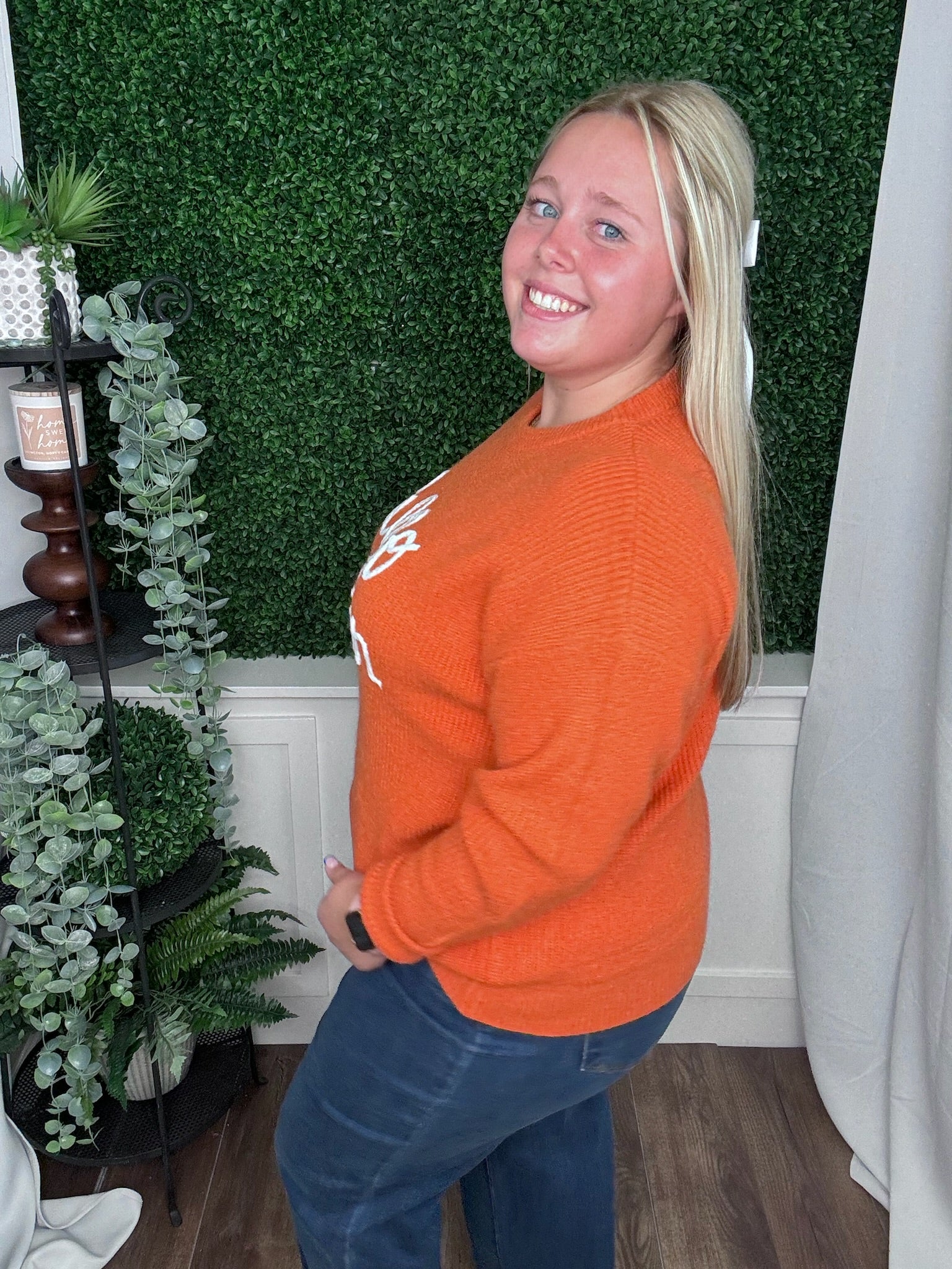 "HELLO PUMPKIN" SWEATER - BURNT ORANGE