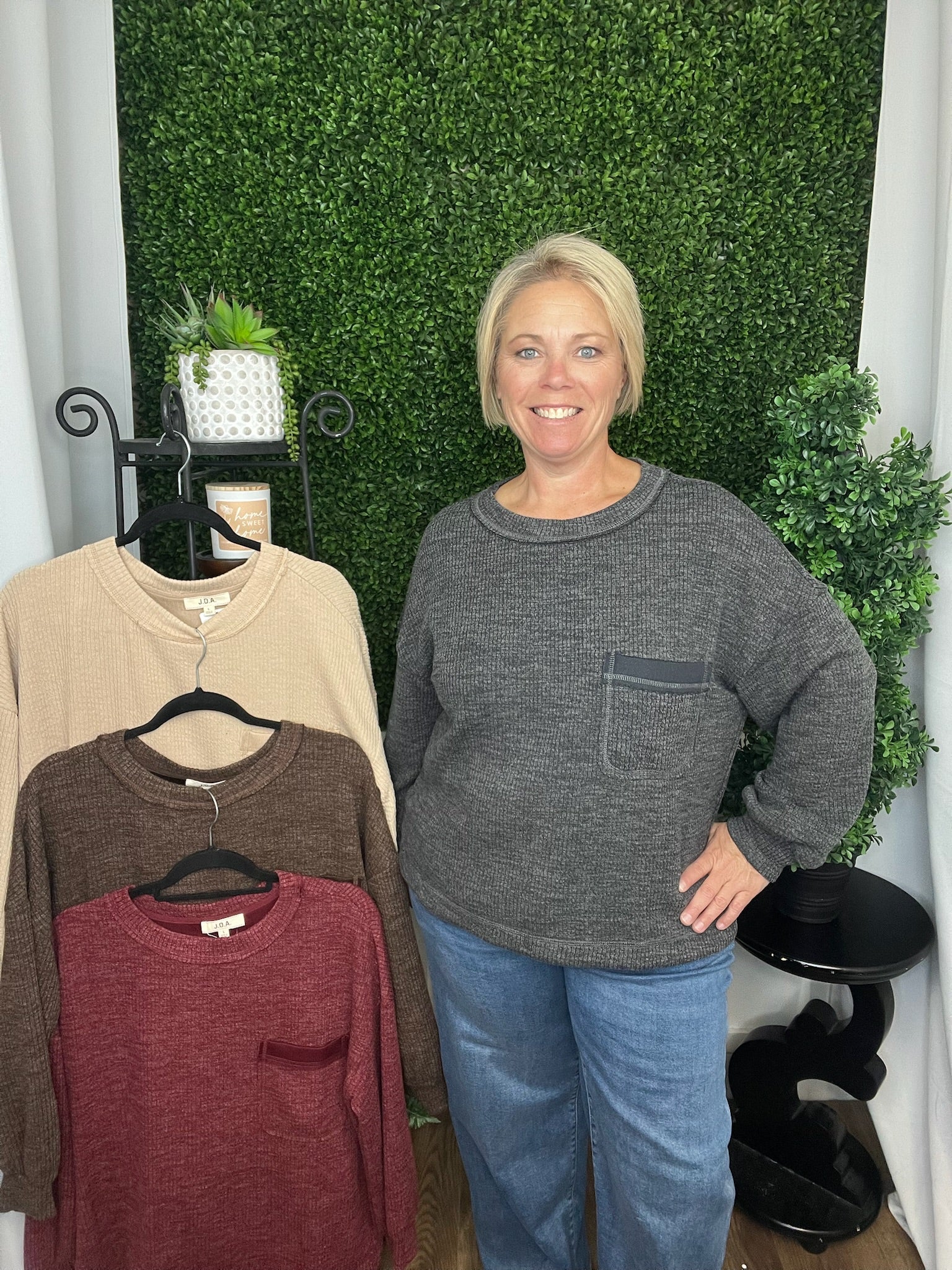 CREW NECK BUTTON DETAIL LS KNIT TOP