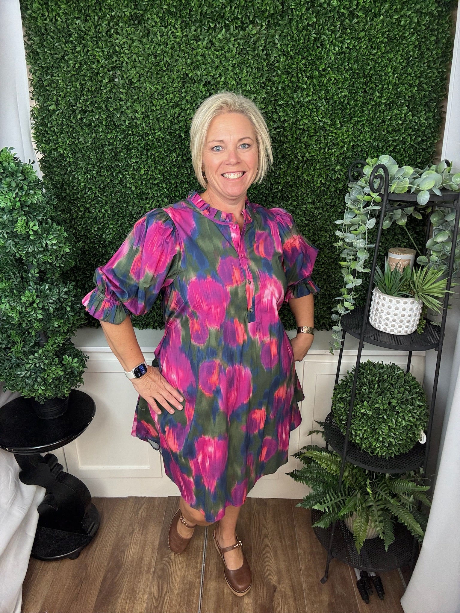 ABSTRACT PRINT RUFFLE SLEEVE DRESS - MAGENTA