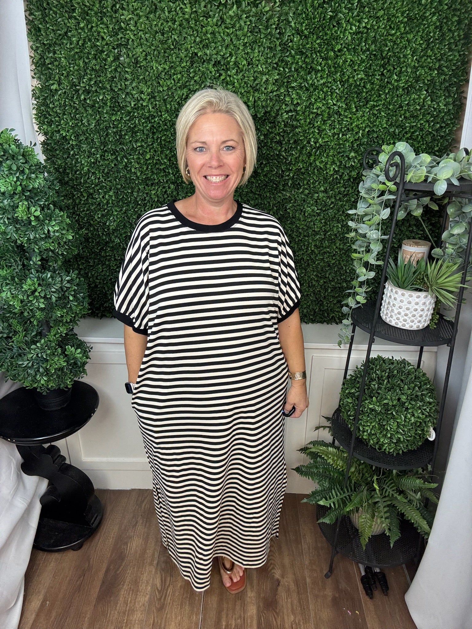 STRIPED MAXI DRESS - BLACK
