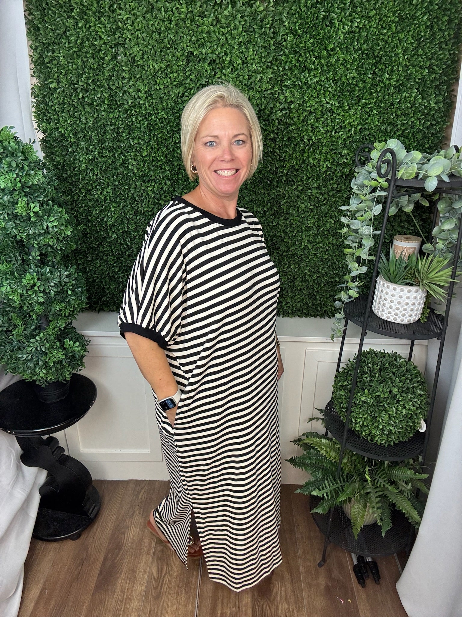 STRIPED MAXI DRESS - BLACK