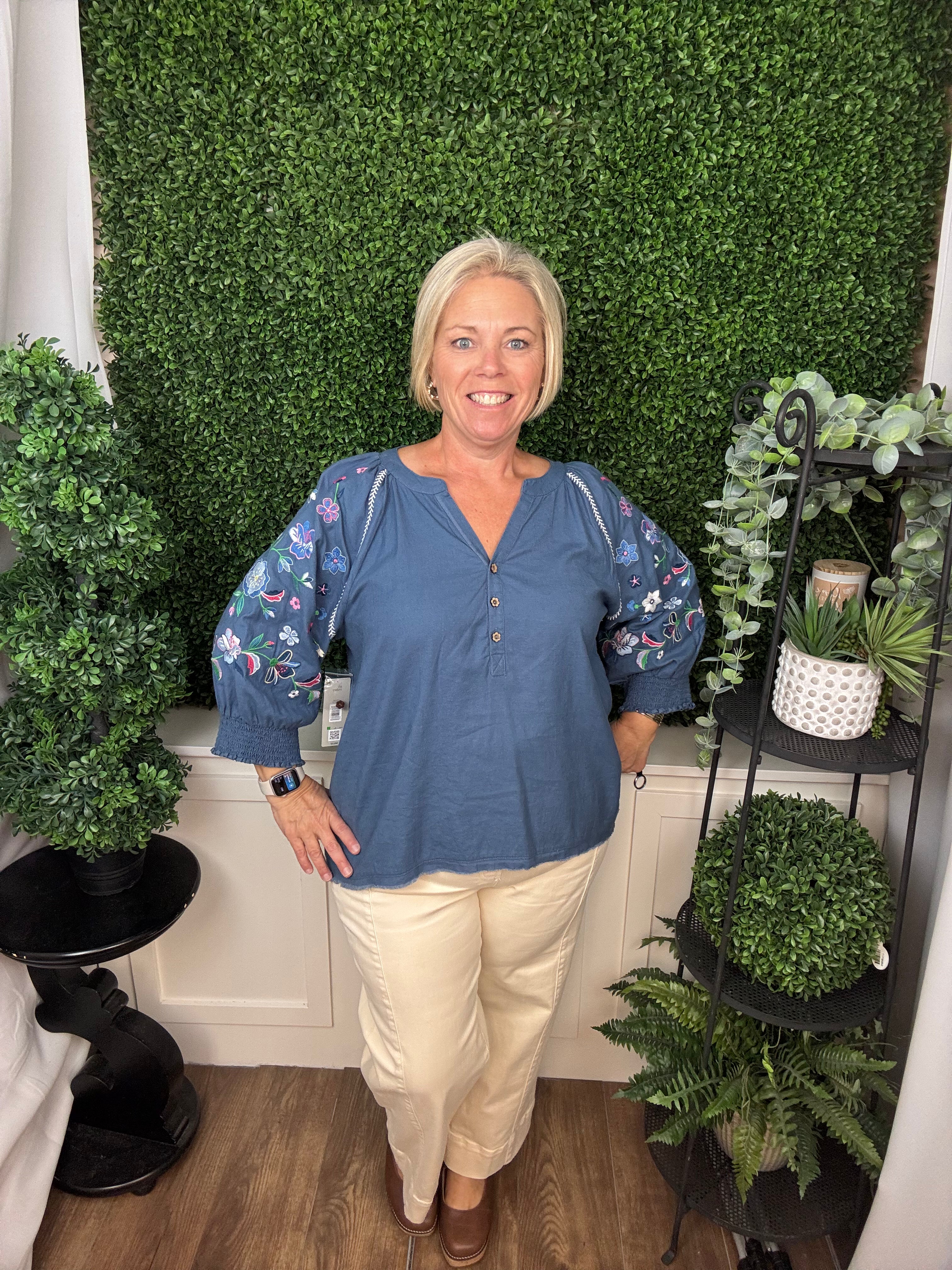 WOVEN Y-NECK POPOVER TOP WITH EMBROIDERED RAGLAN SLEEVES - BLUE