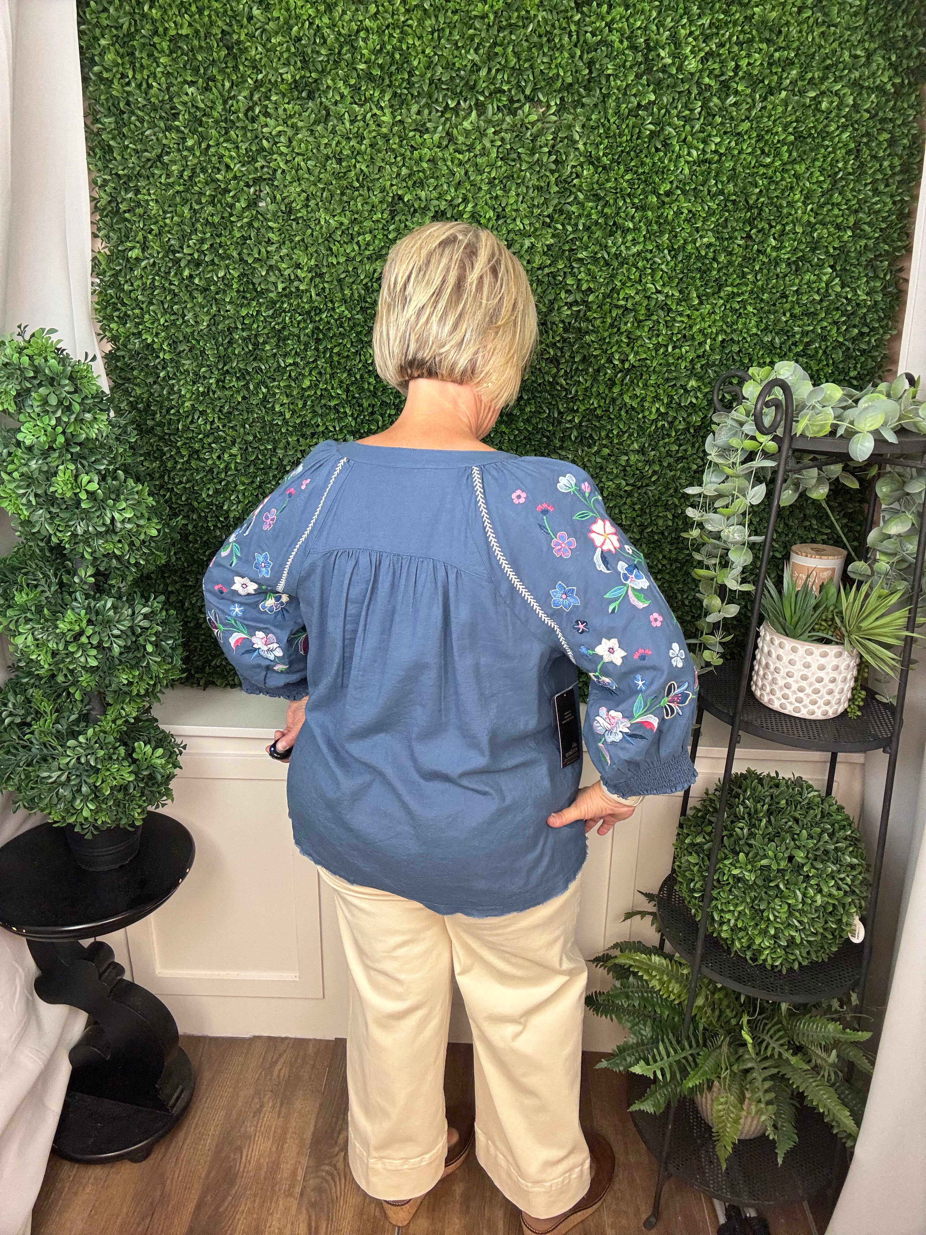 WOVEN Y-NECK POPOVER TOP WITH EMBROIDERED RAGLAN SLEEVES - BLUE