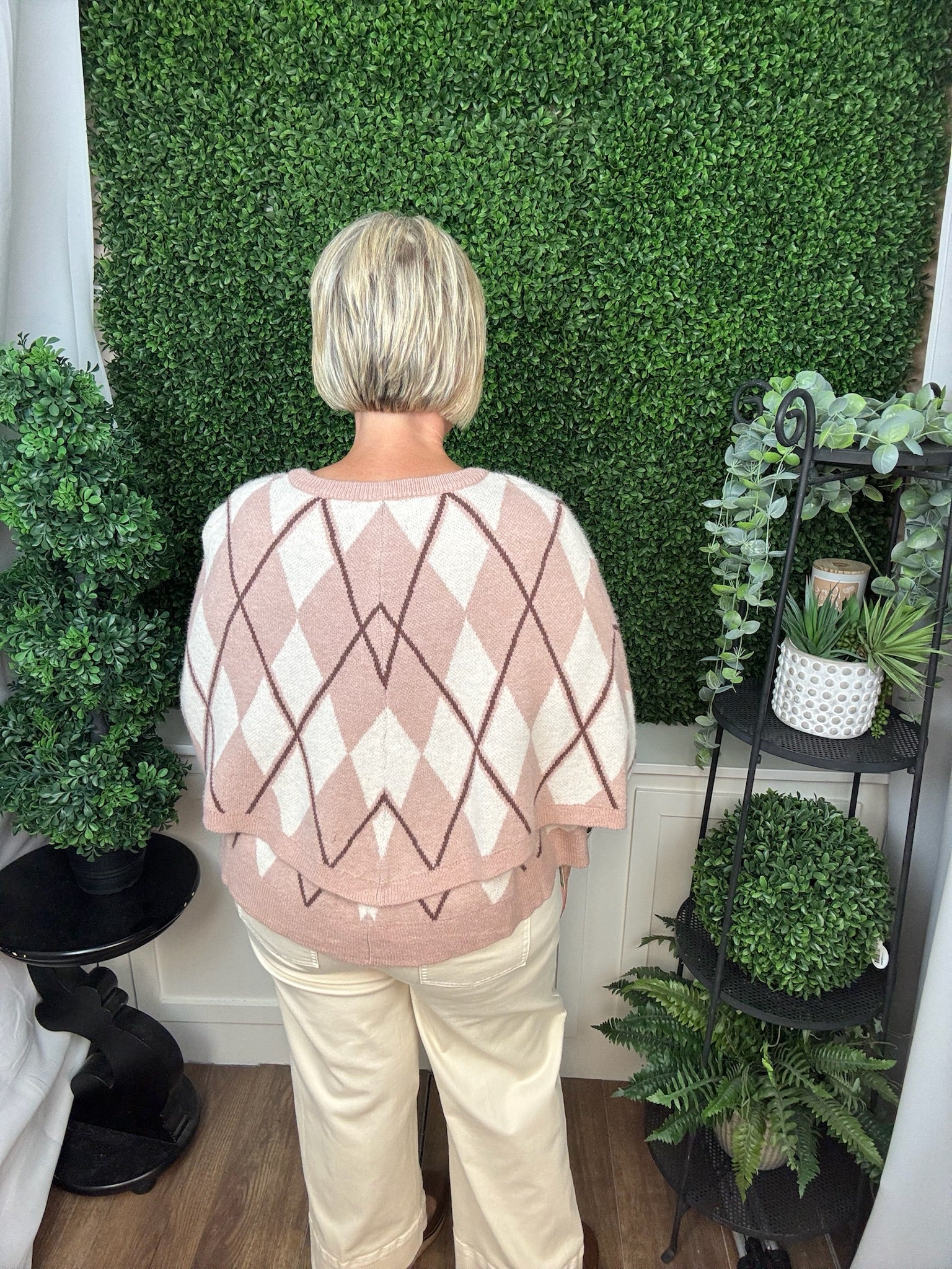 DIAMOND PATTERN CREW NECK KNIT SWEATER - ROSE IVORY