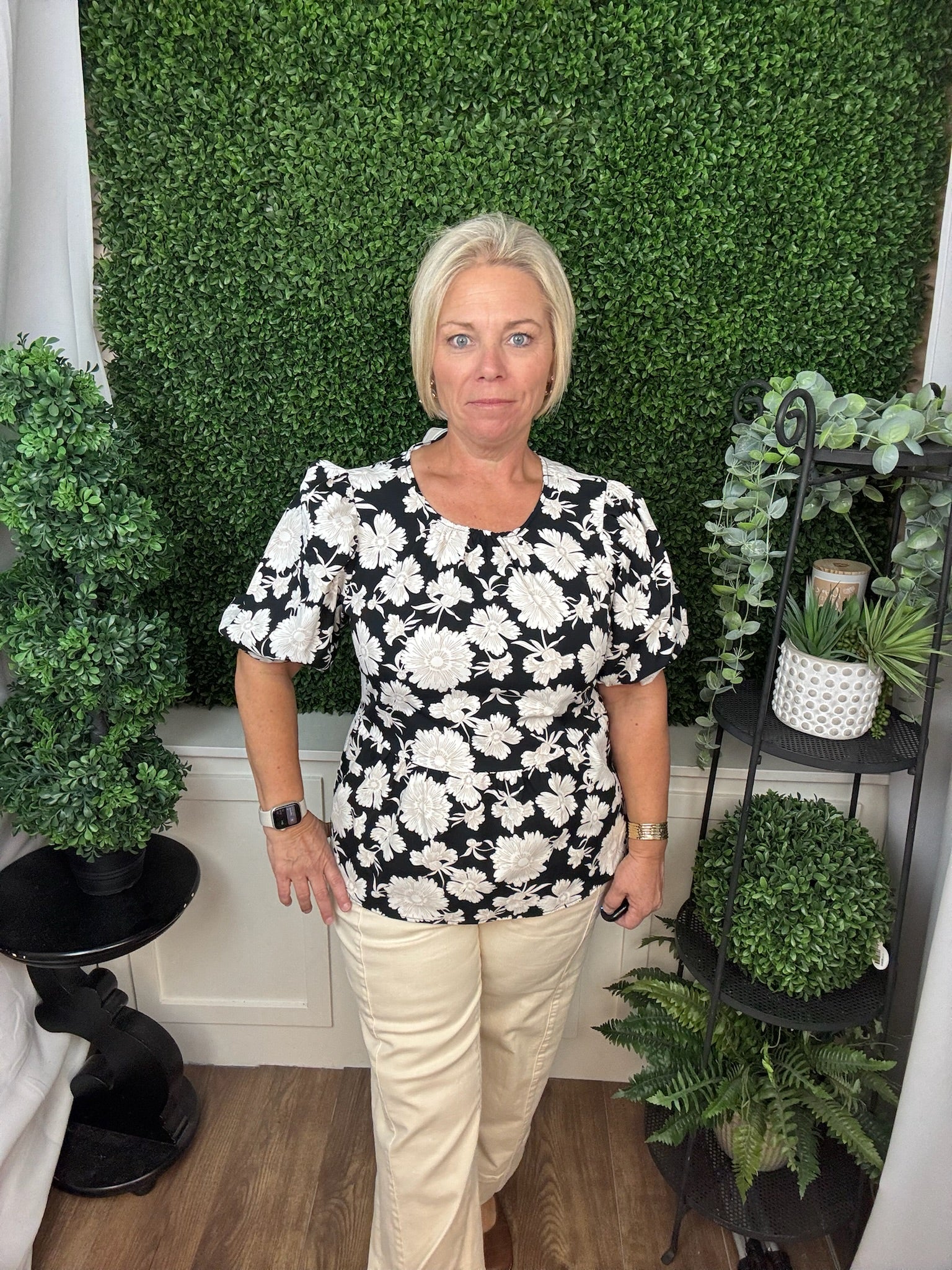 TOP NINA GARDEN DISTRICT BLACK