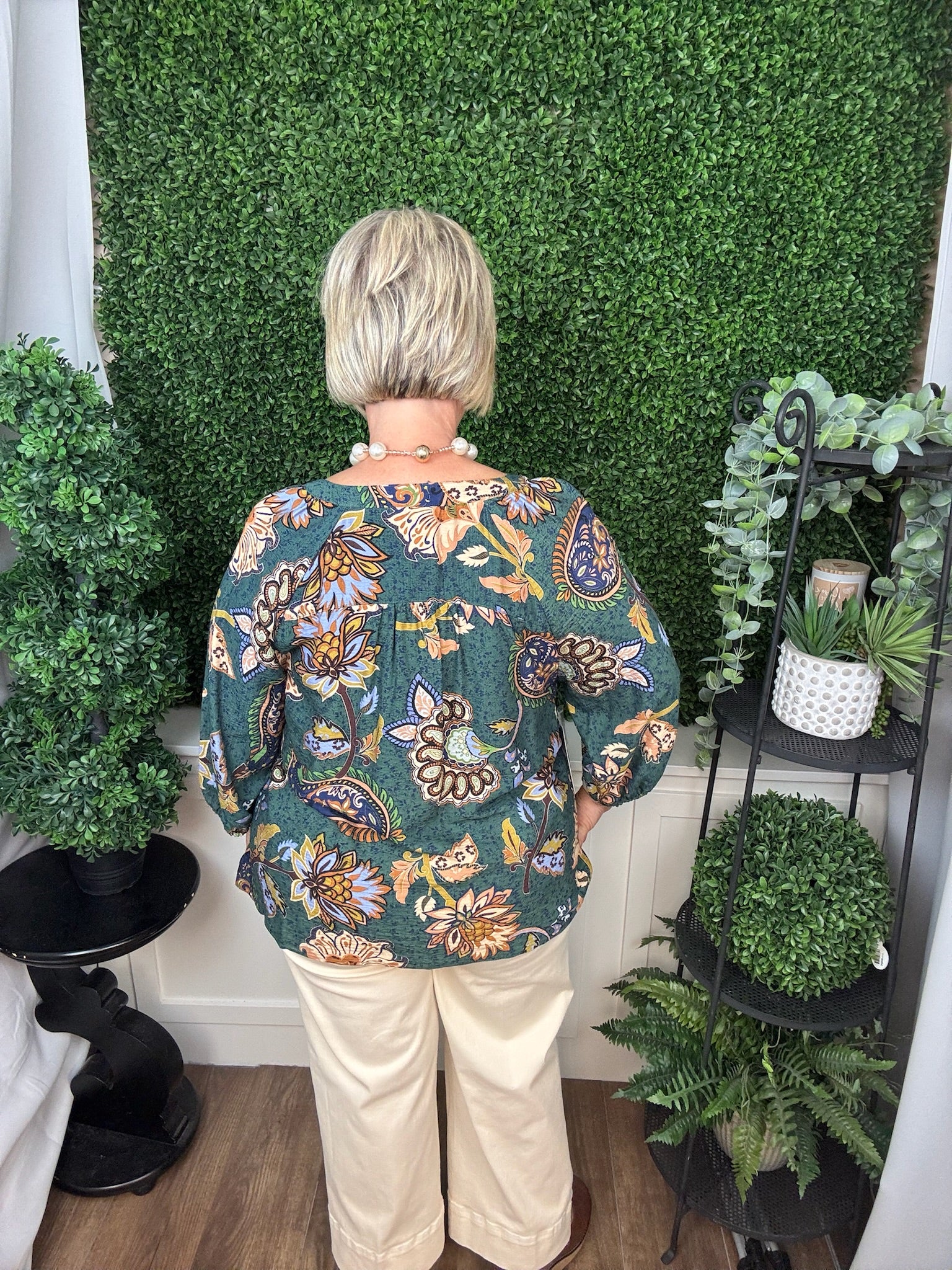 PRINTED WOVEN V-NECK POPOVER 3/4 SLEEVE BLOUSE - FLRMLT