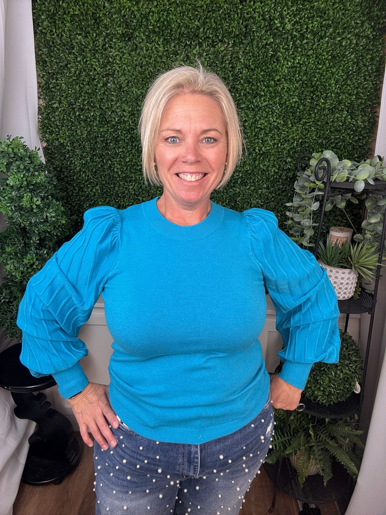 LONG SLEEVE CREW NECK KNIT SWEATER - IVORY/SCARLET RED/TEAL BLUE