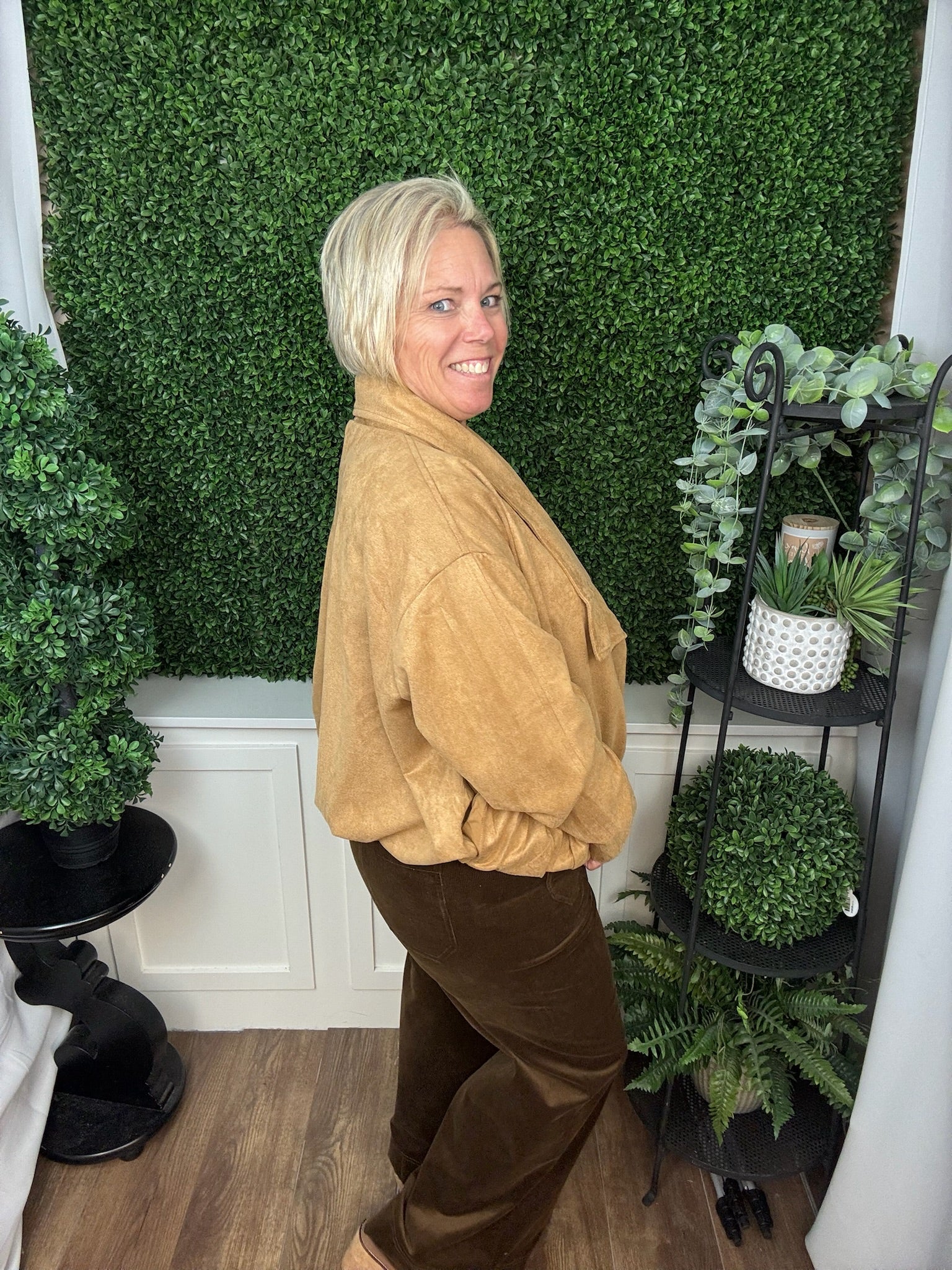HIGH WAIST STRAIGHT LEG CORDUROY PANTS WITH FRONT PATCH POCKETS - BROWN