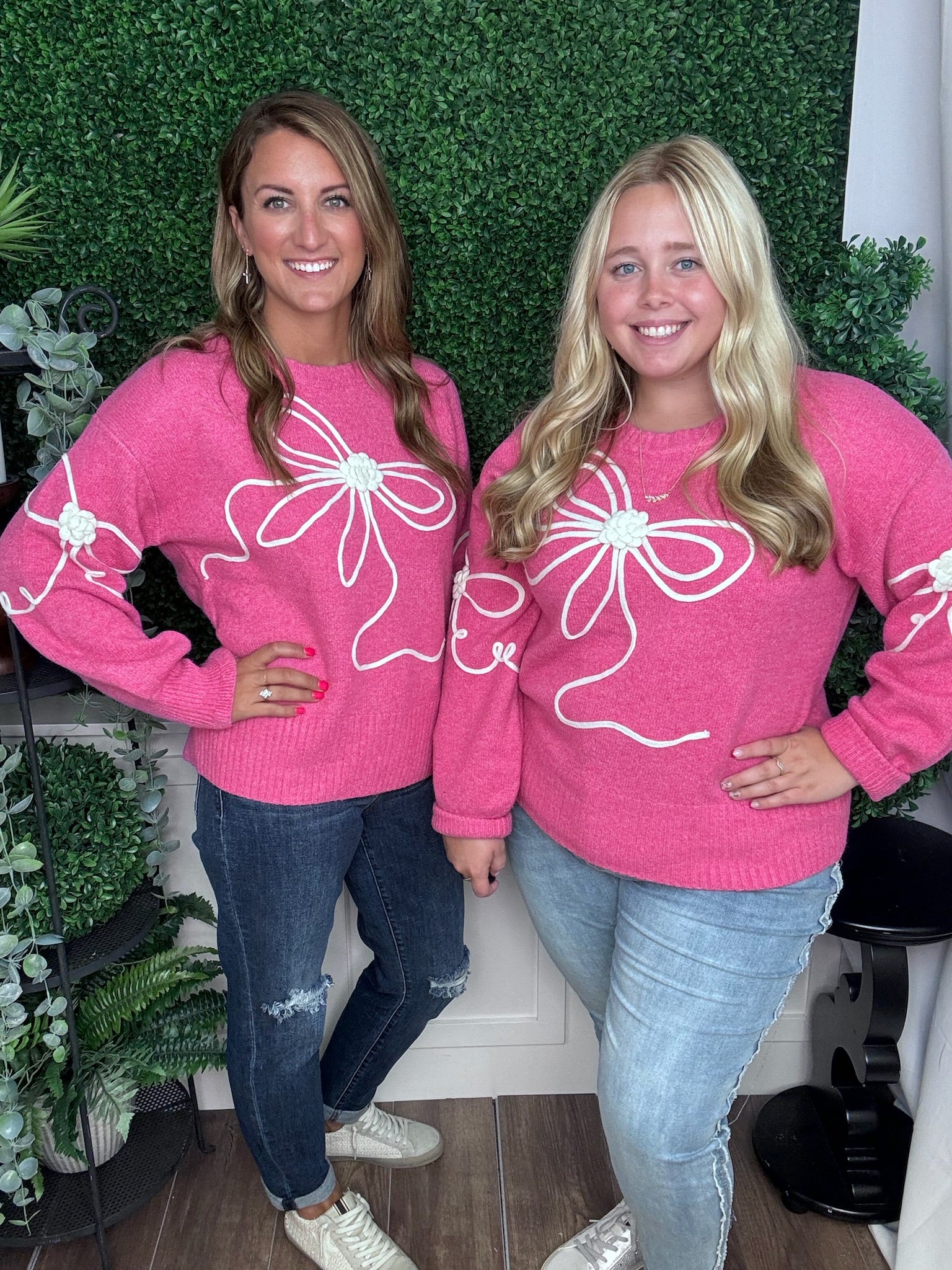 SOLID LS SWEATER WITH BOW APPLIQUE - PINK