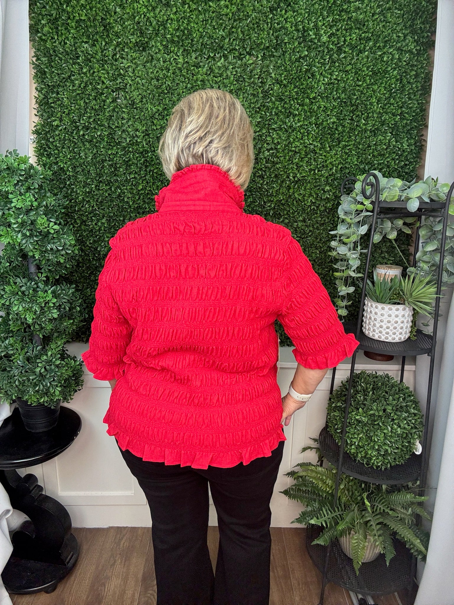 ELBOW SLEEVE SMOCKED BUTTON UP TOP - RED