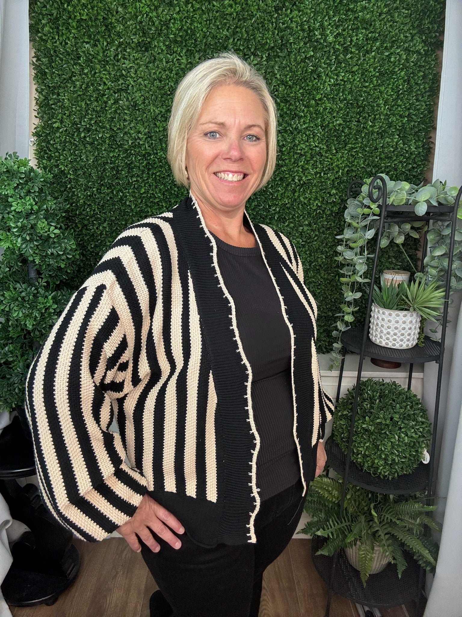 STRIPED OPEN FRONT KNIT CARDIGAN - BLACK