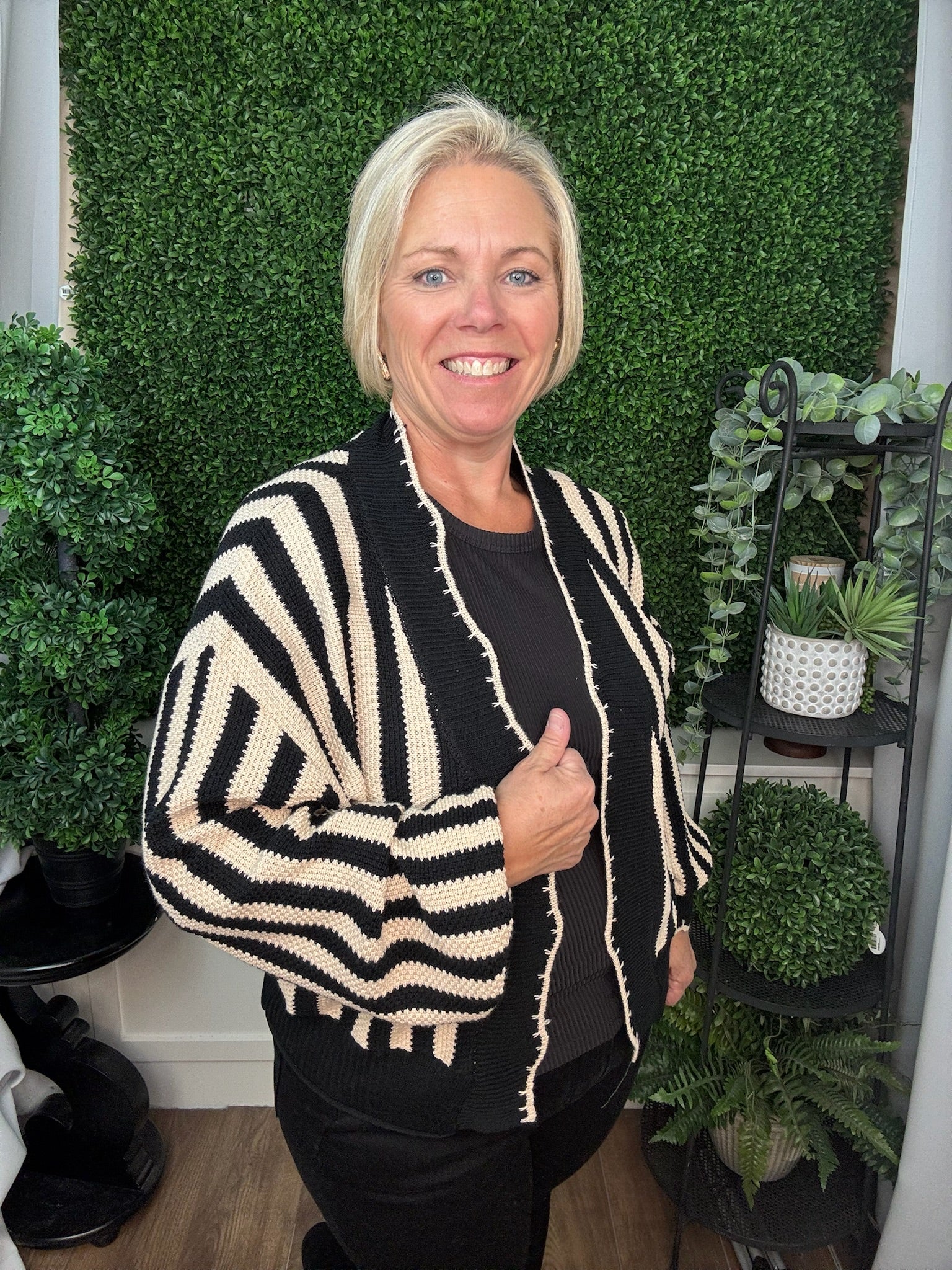 STRIPED OPEN FRONT KNIT CARDIGAN - BLACK