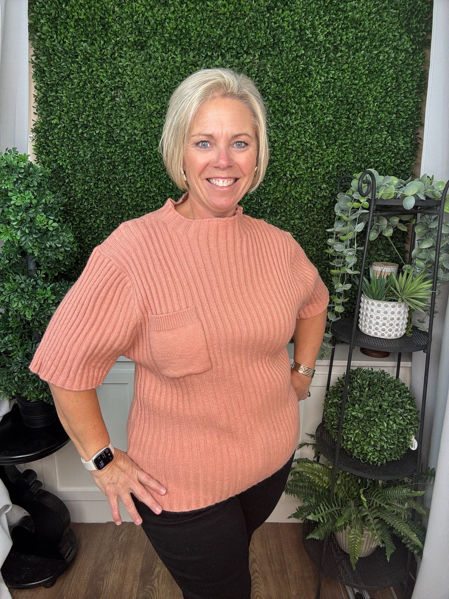 MOCK NECK SHORT SLEEVE PULLOVER - ORANGE