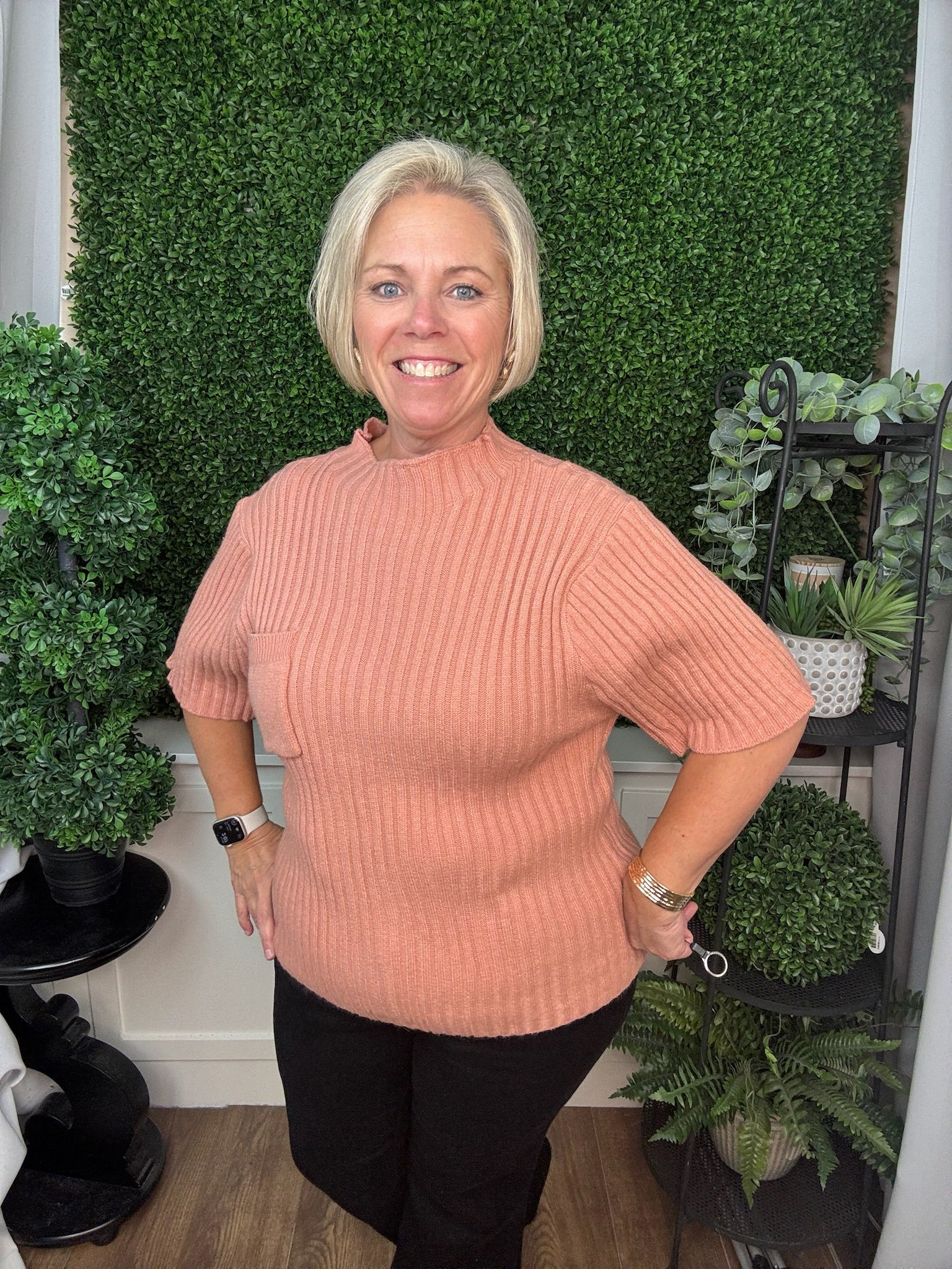 MOCK NECK SHORT SLEEVE PULLOVER - ORANGE