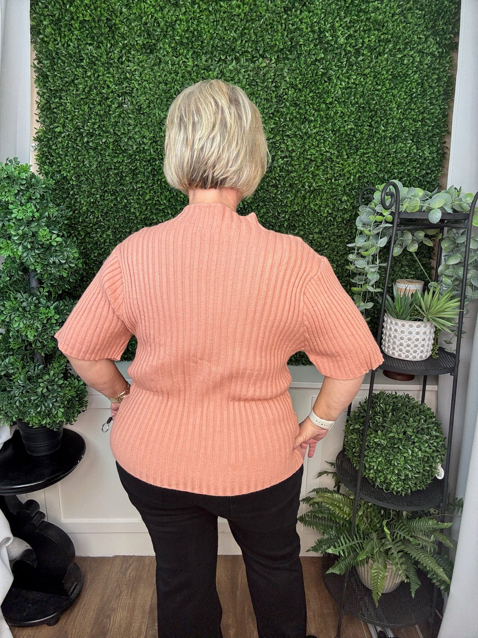 MOCK NECK SHORT SLEEVE PULLOVER - ORANGE