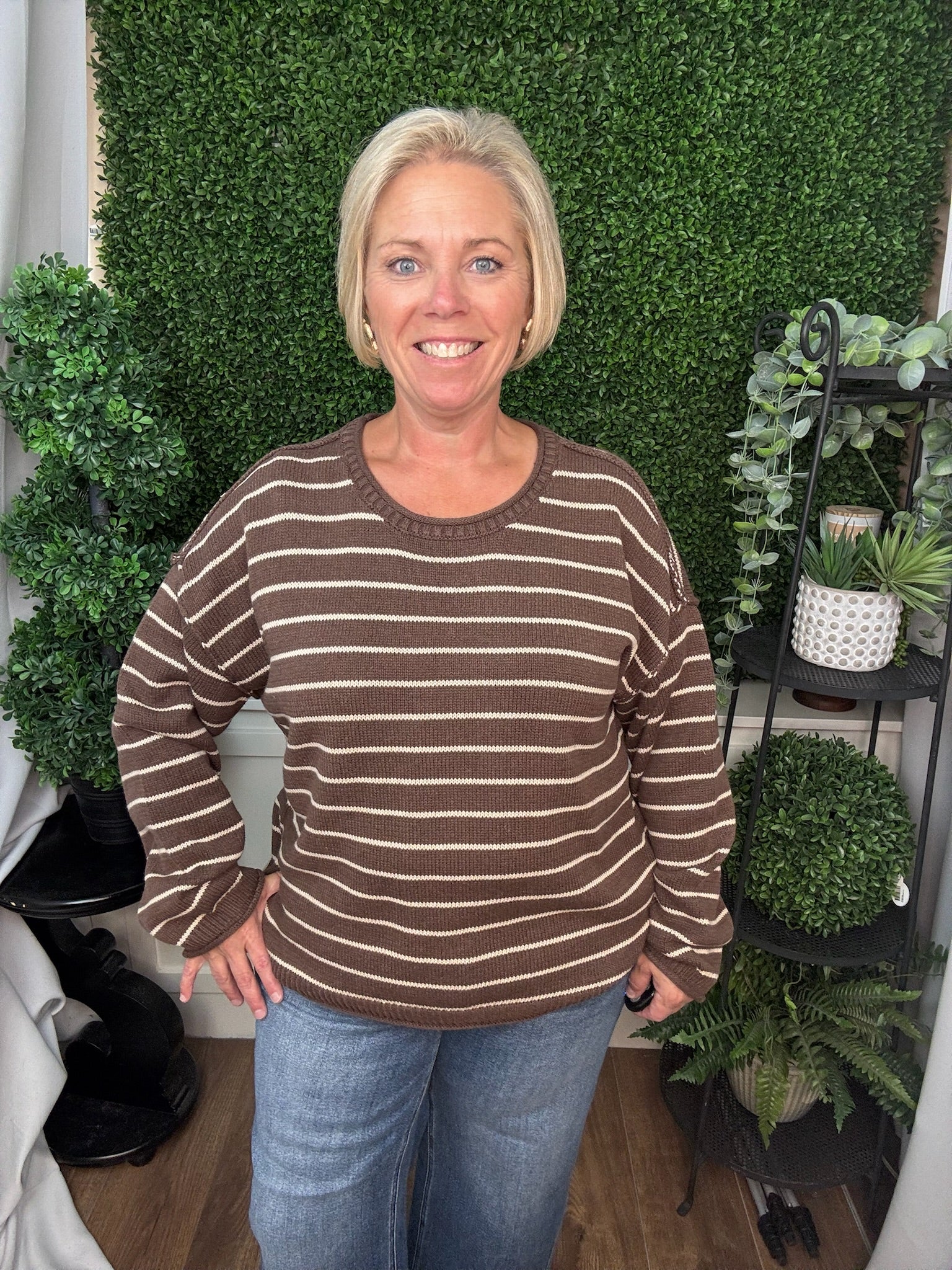 LONG SLEEVE STRIPED KNIT SWEATER - CHOCOLATE BROWN