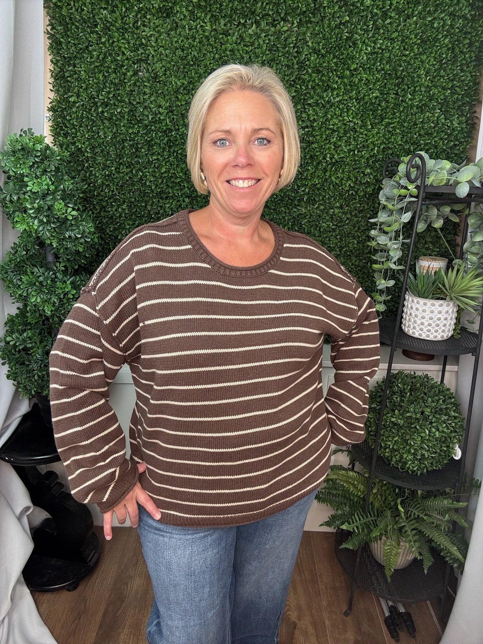 LONG SLEEVE STRIPED KNIT SWEATER - CHOCOLATE BROWN