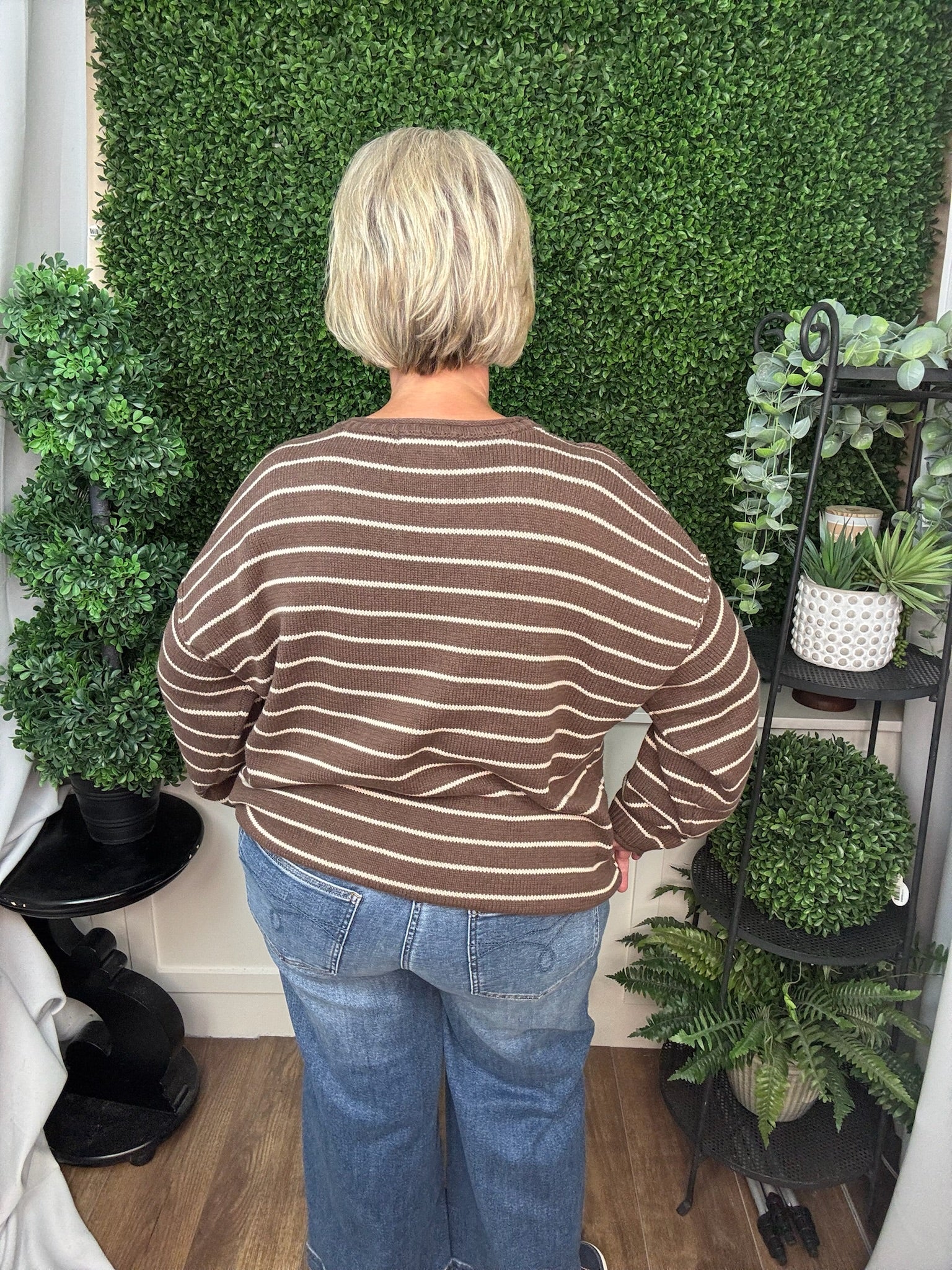 LONG SLEEVE STRIPED KNIT SWEATER - CHOCOLATE BROWN