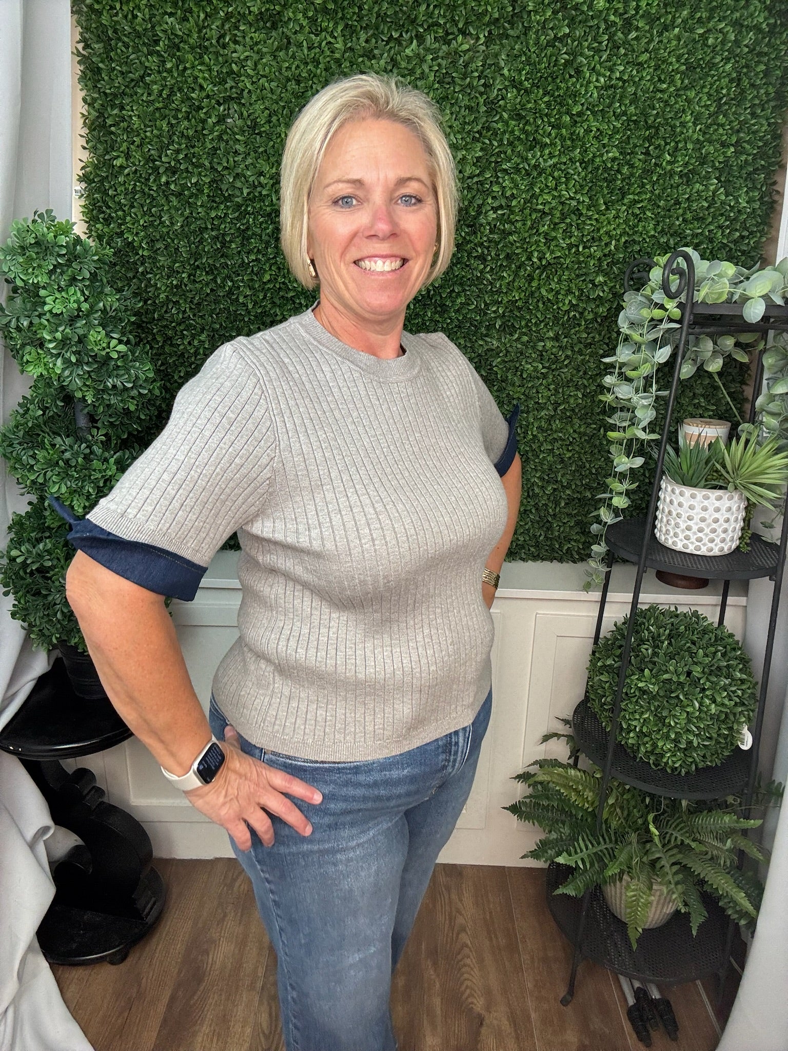 RIBBED KNIT CONTRAST SHORT SLEEVE TOP - H. GREY