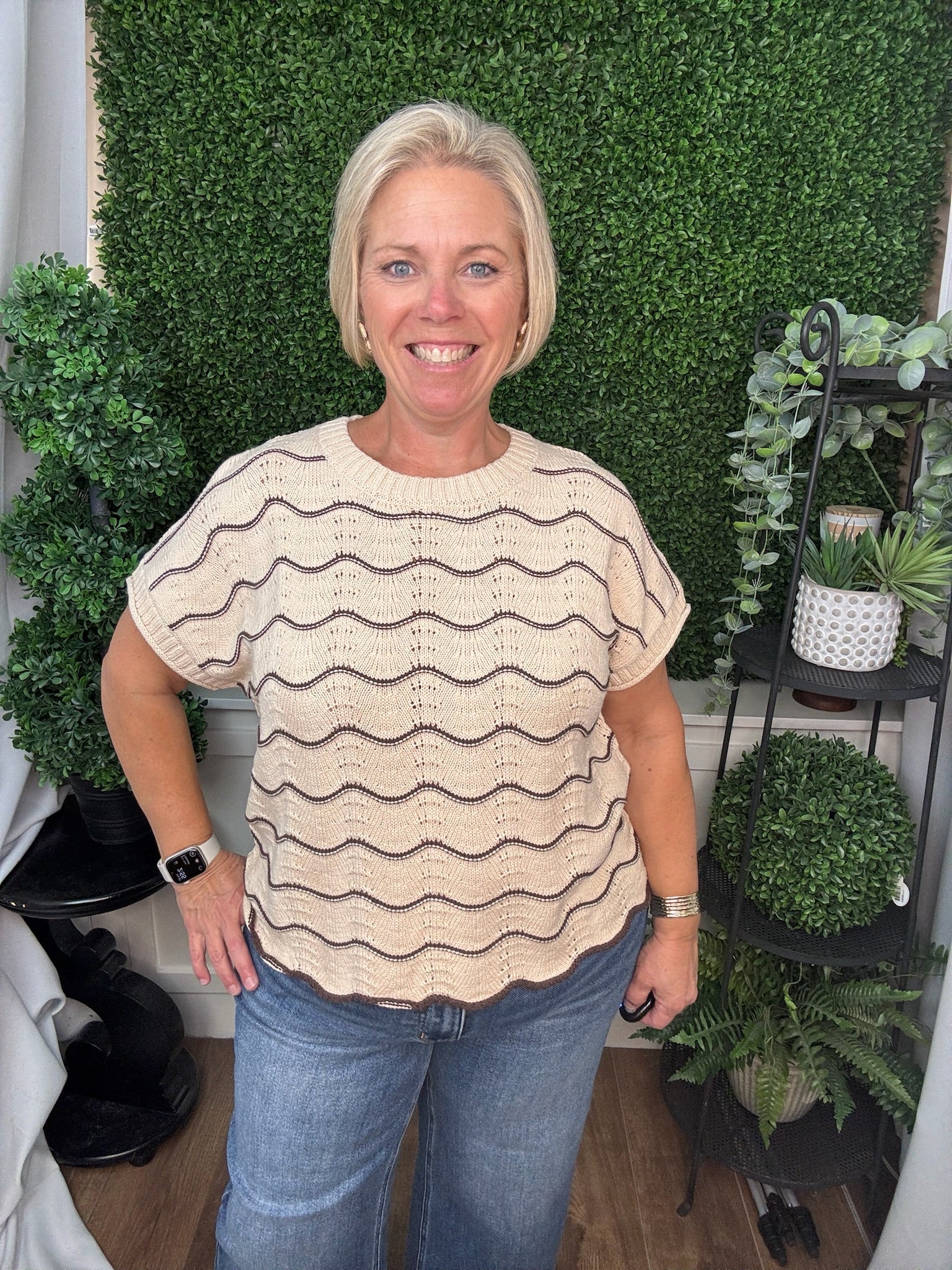 DROP SHORT SLEEVE SCALLOP STRIPED PATTERN KNIT SWEATER TOP - LT. TAUPE/ OLIVE
