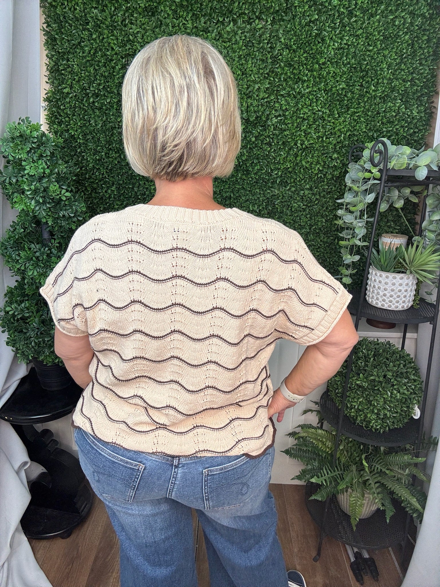 DROP SHORT SLEEVE SCALLOP STRIPED PATTERN KNIT SWEATER TOP - LT. TAUPE/ OLIVE