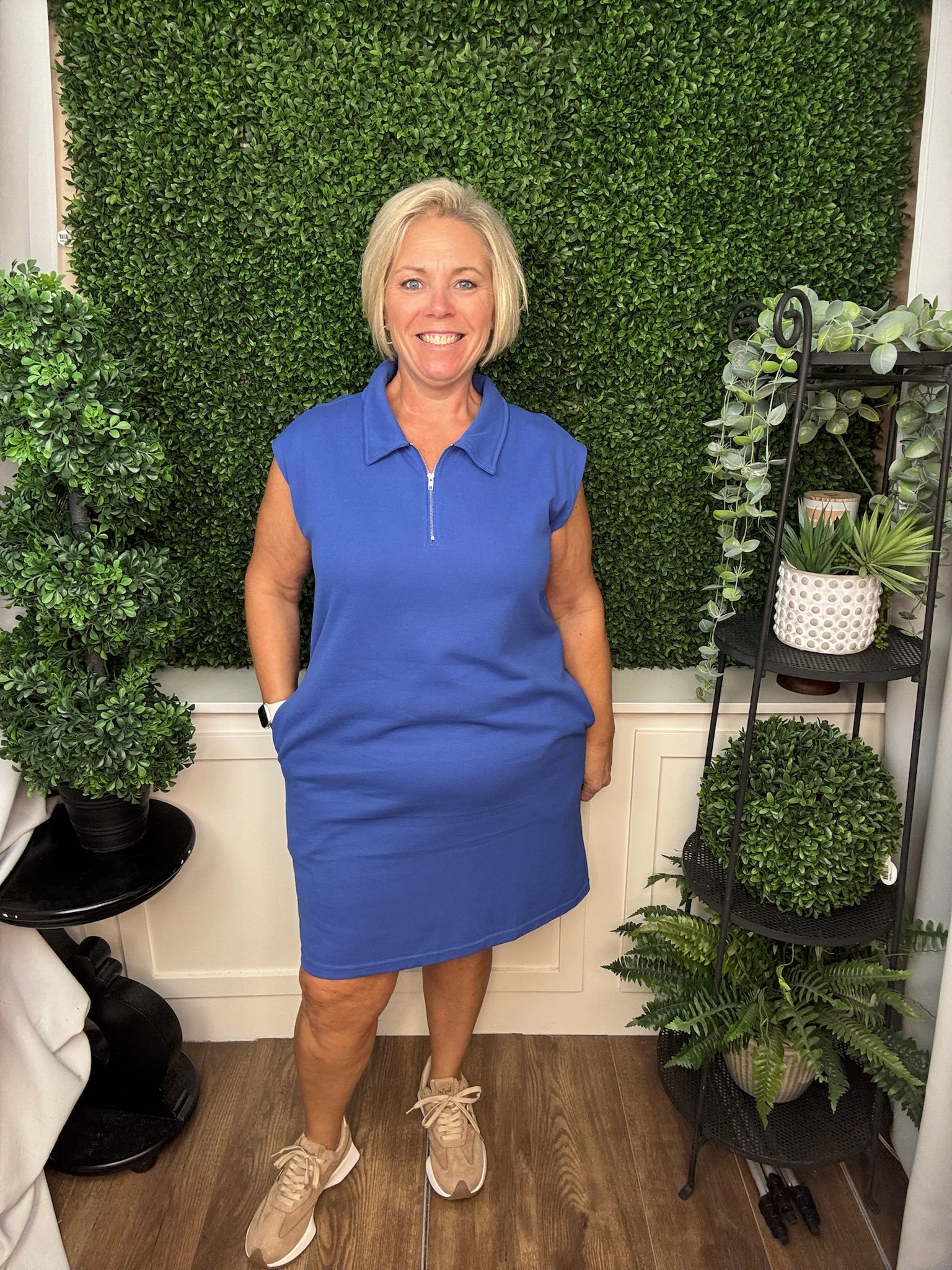 GAME DAY - SLEEVELESS POLO COLLAR HALF ZIP KNIT MINI DRESS WITH POCKETS - PURPLE/ROYAL BLUE/RED
