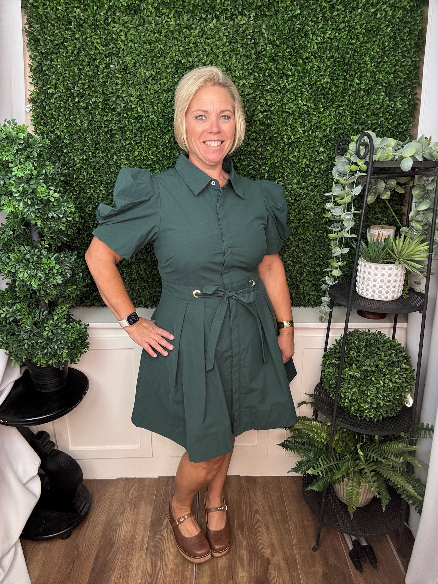 SHORT SLEEVE COLLARED BUTTON FRONT WAIST TIE DRESS - HUNTER GREEN