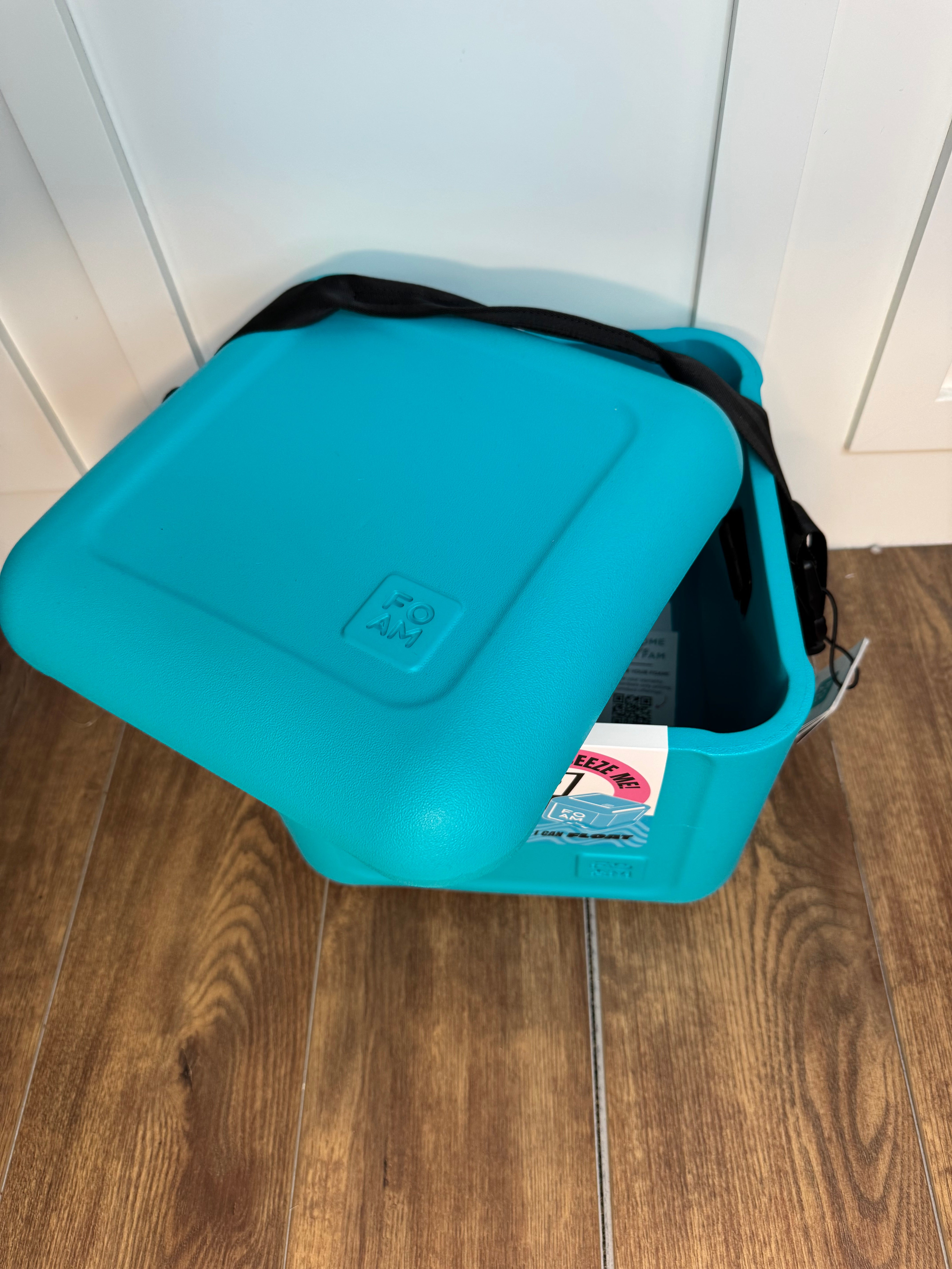 FOAM COOLER - CYAN BLUE