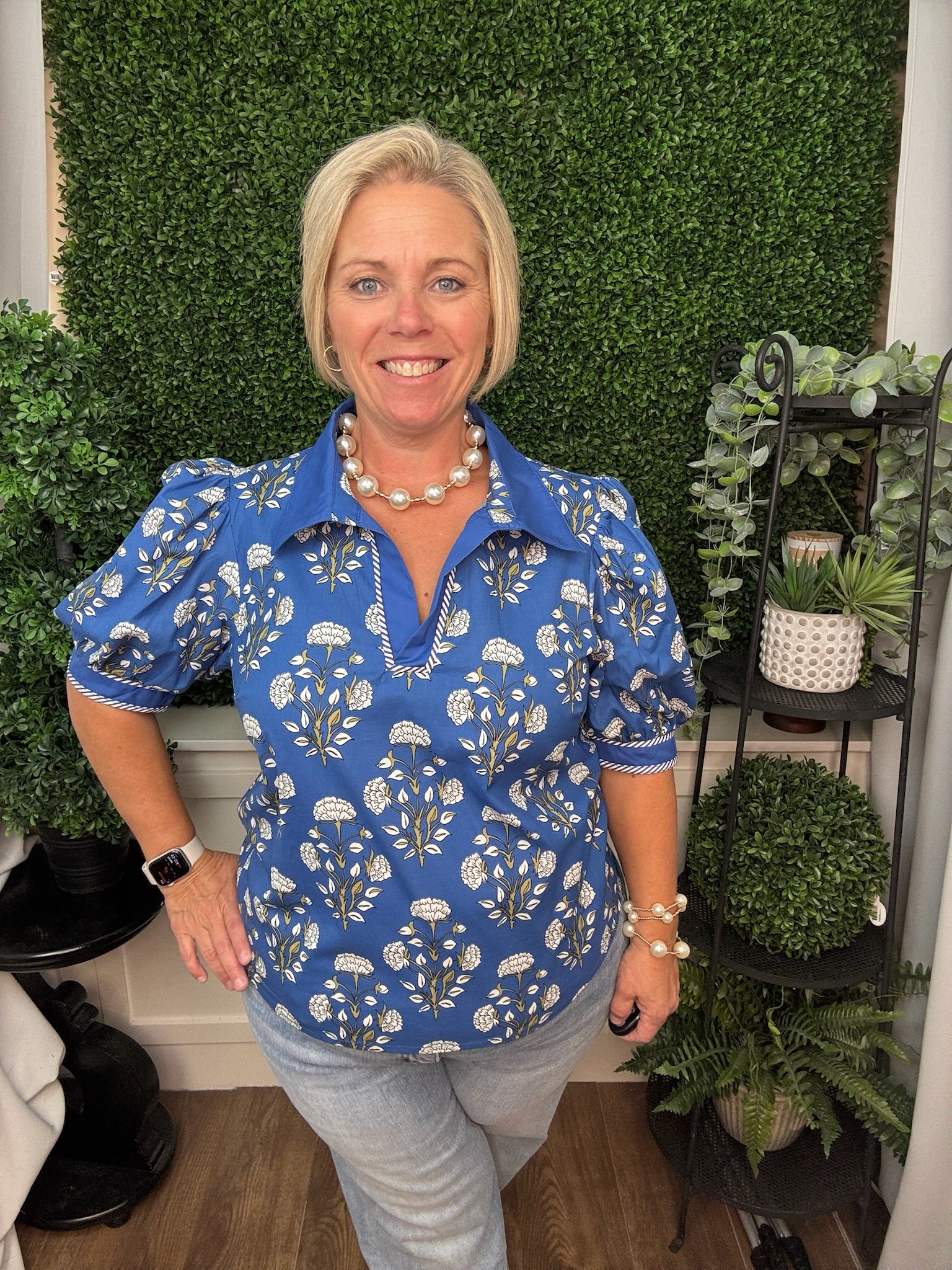 SHORT SLEEVE WOVEN PRINT COLLARED TOP - BLUE