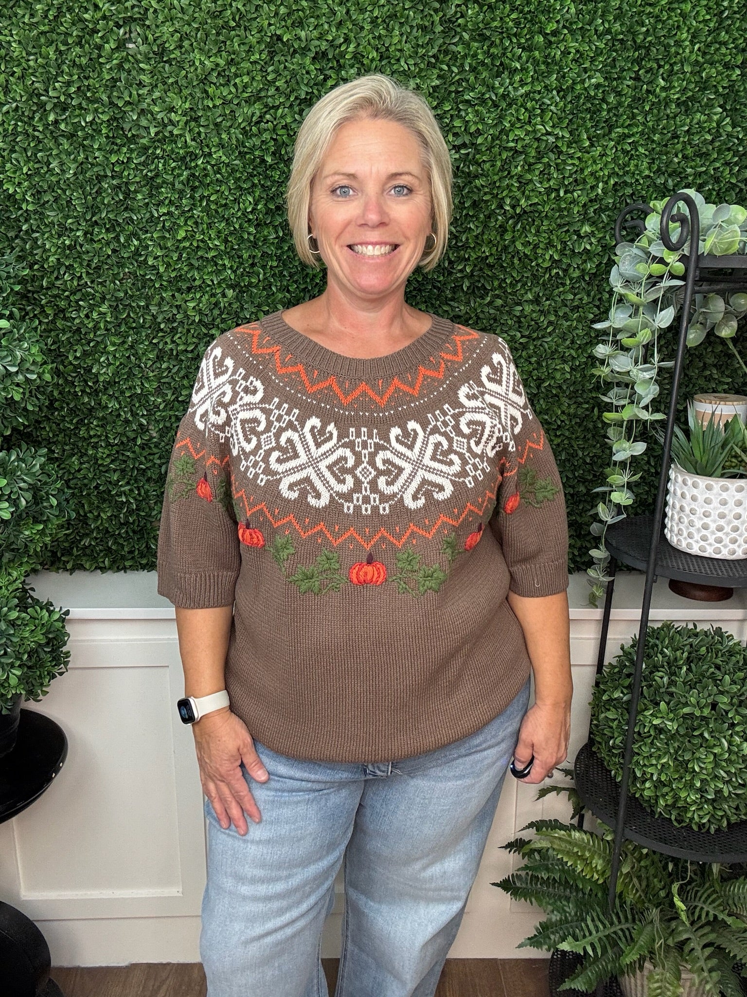 SHORT SLEEVE PUMPKIN EMBROIDERY FAIR ISLE SWEATER TOP - MOCHA
