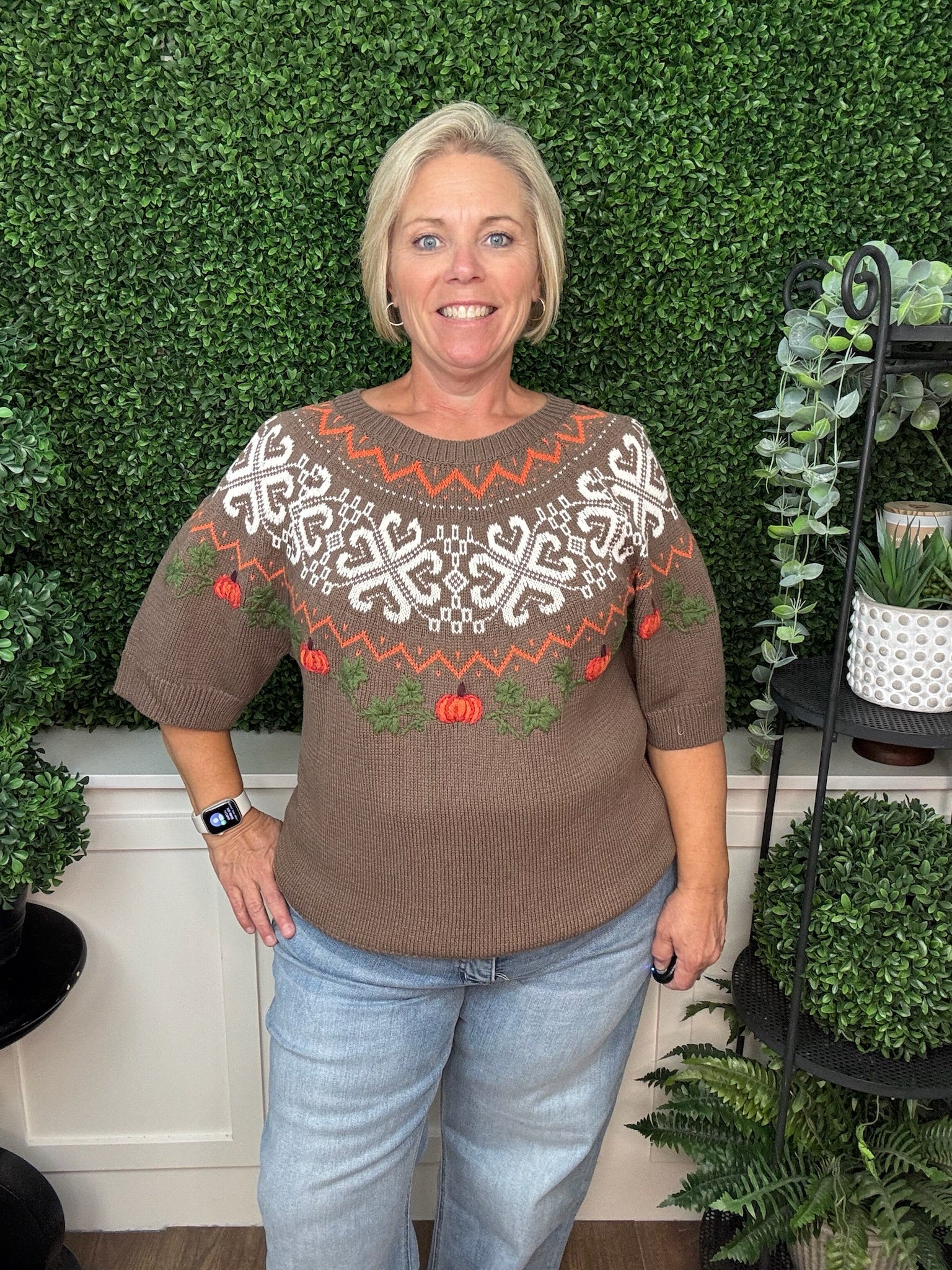 SHORT SLEEVE PUMPKIN EMBROIDERY FAIR ISLE SWEATER TOP - MOCHA