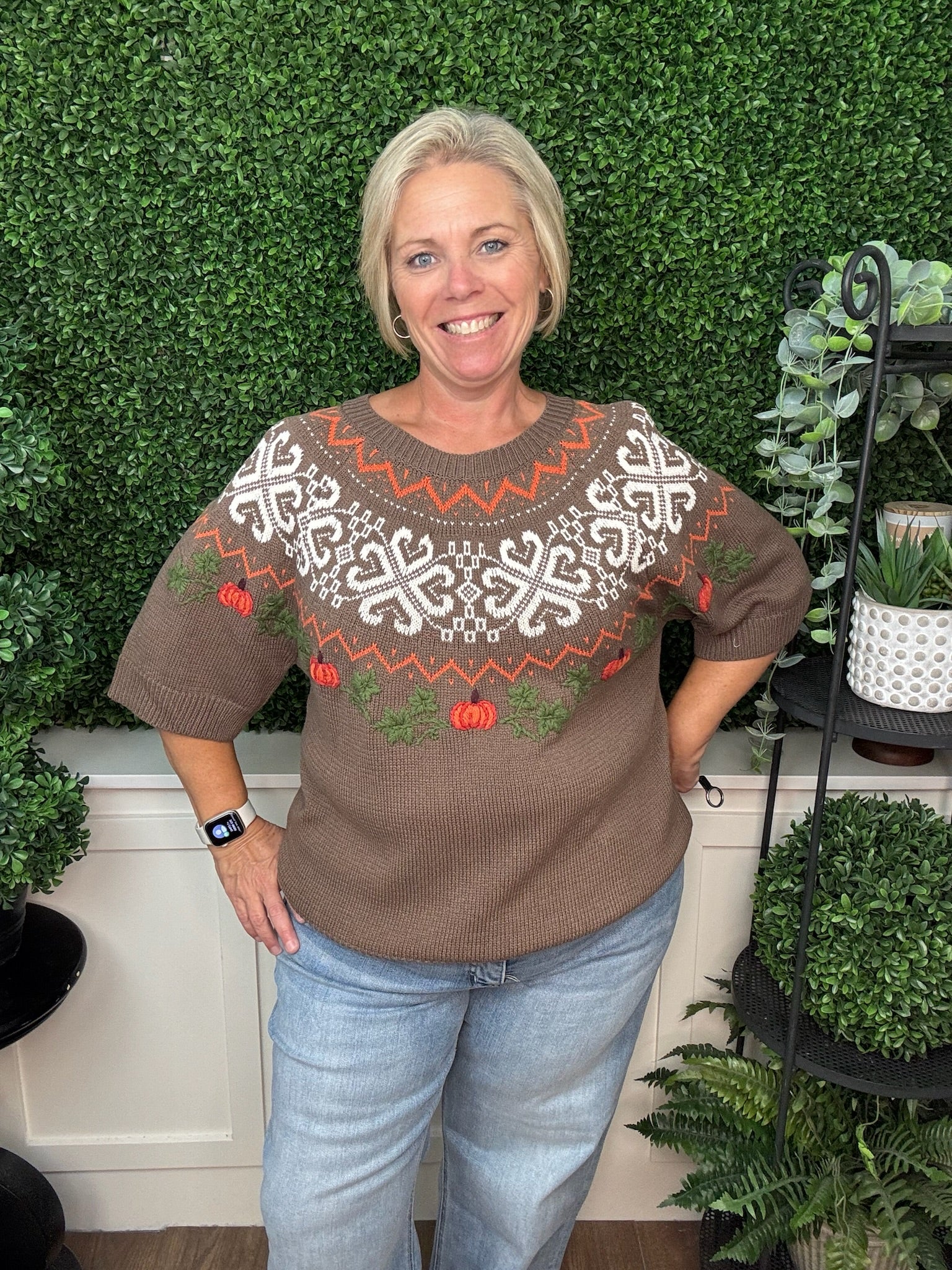 SHORT SLEEVE PUMPKIN EMBROIDERY FAIR ISLE SWEATER TOP - MOCHA
