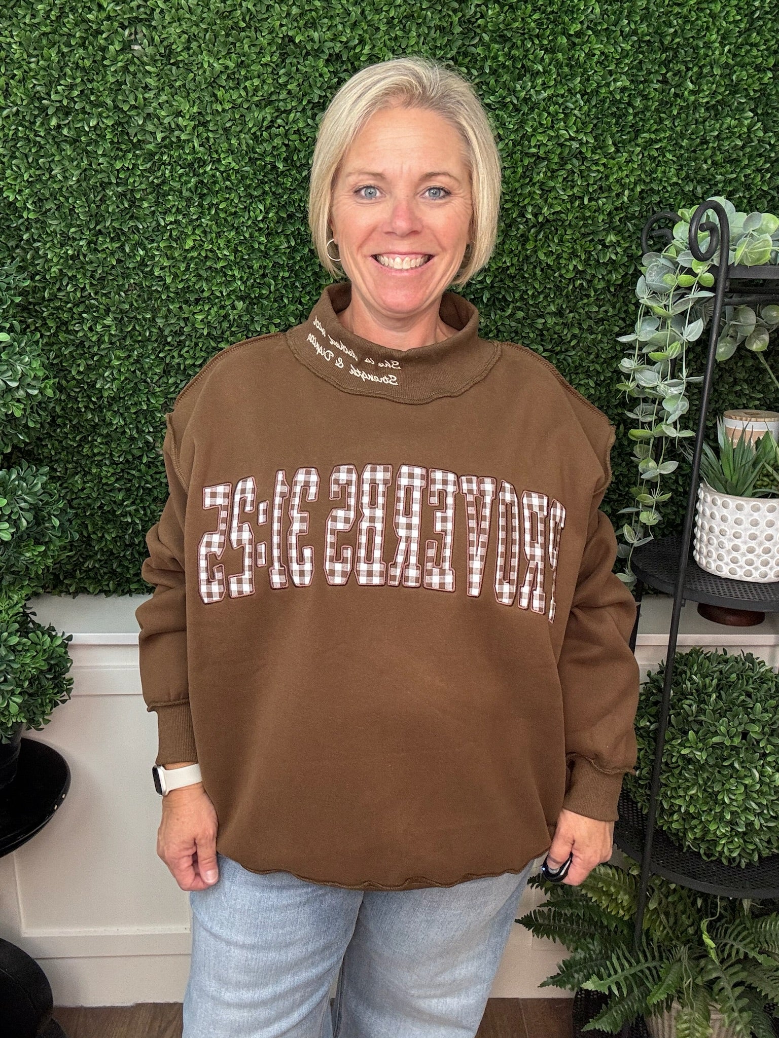 'PROVERBS 31:25' SCRIPT-COLLAR APPLIQUE MOCK-NECK SWEATSHIRT - BROWN