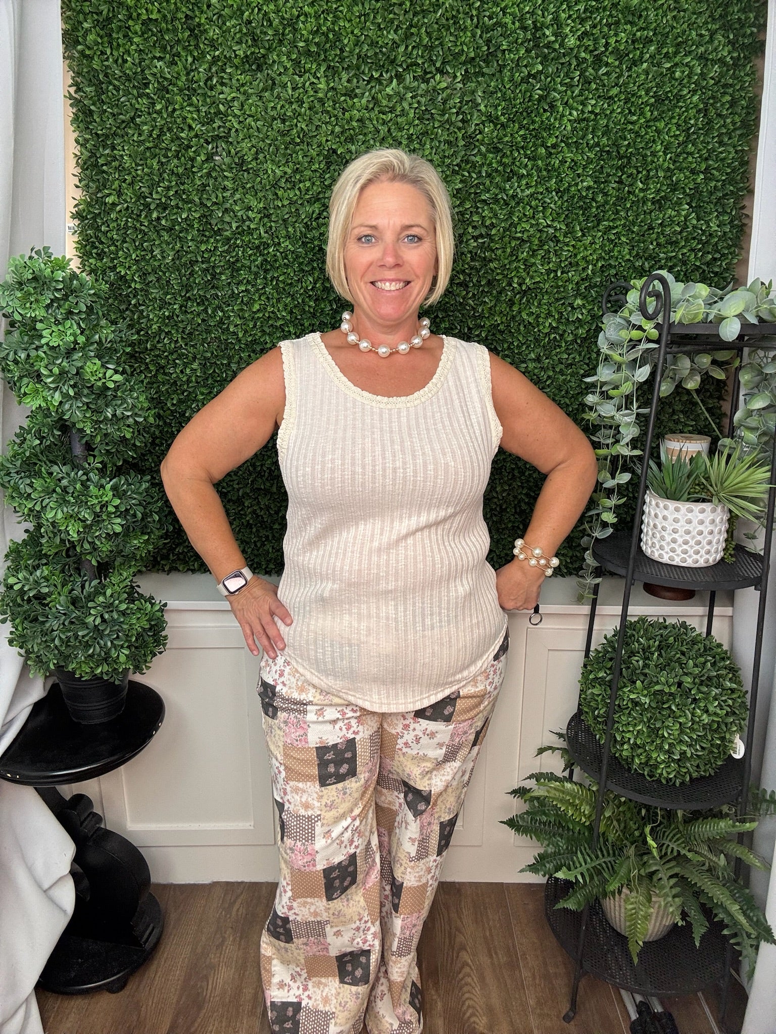 TEXTURED SLEEVELESS TOP WITH ROUND NECKLINE - BEIGE