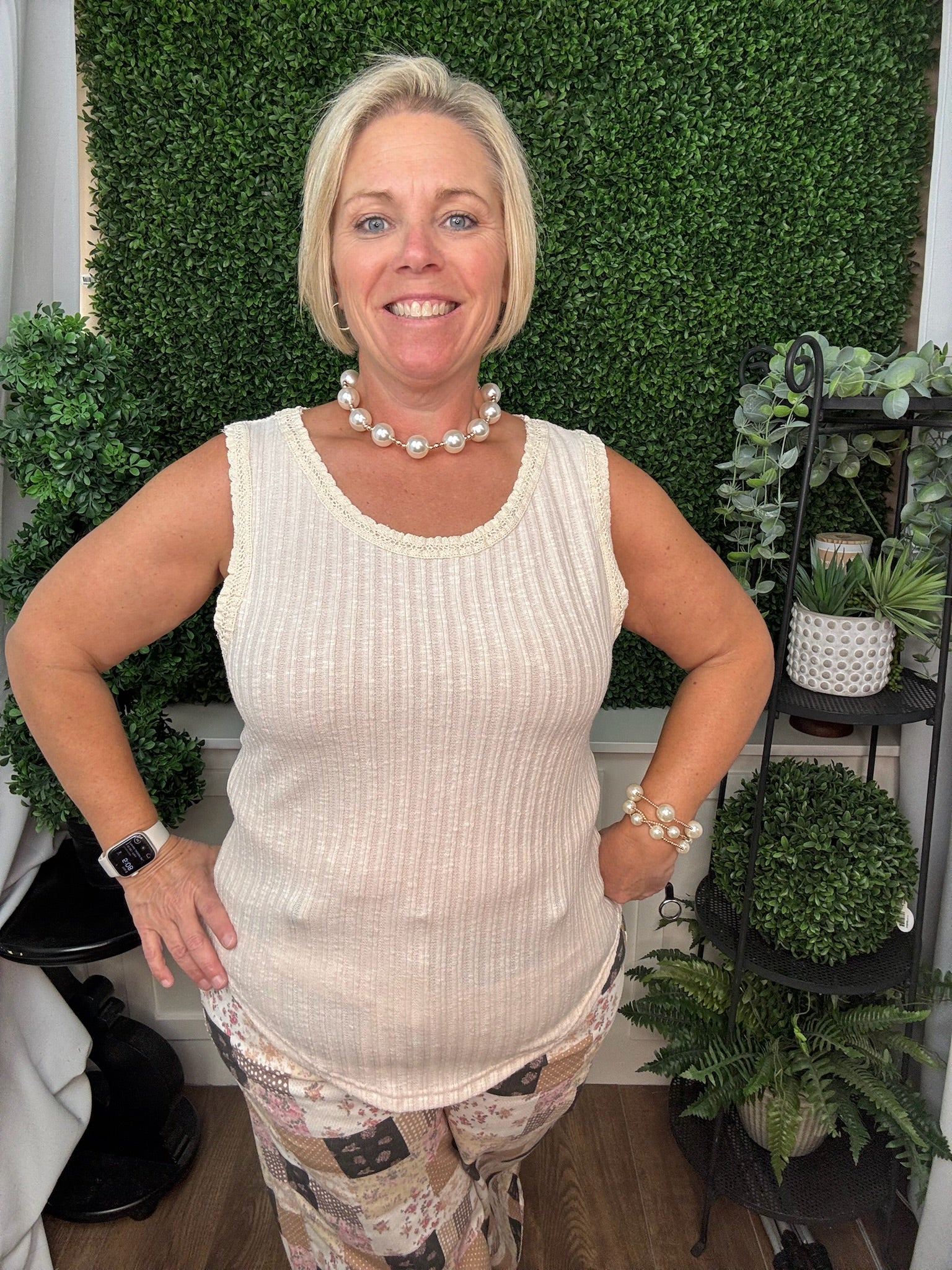 TEXTURED SLEEVELESS TOP WITH ROUND NECKLINE - BEIGE