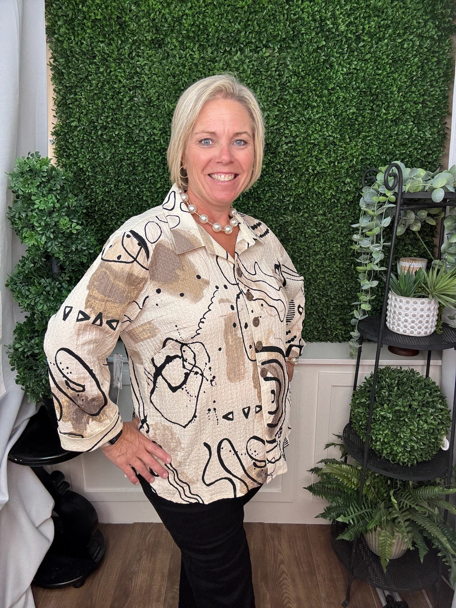 KNIT TEXTURED BUTTON FRONT TOP WITH POINT COLLAR & 3/4 SLEEVES - ABSMLT