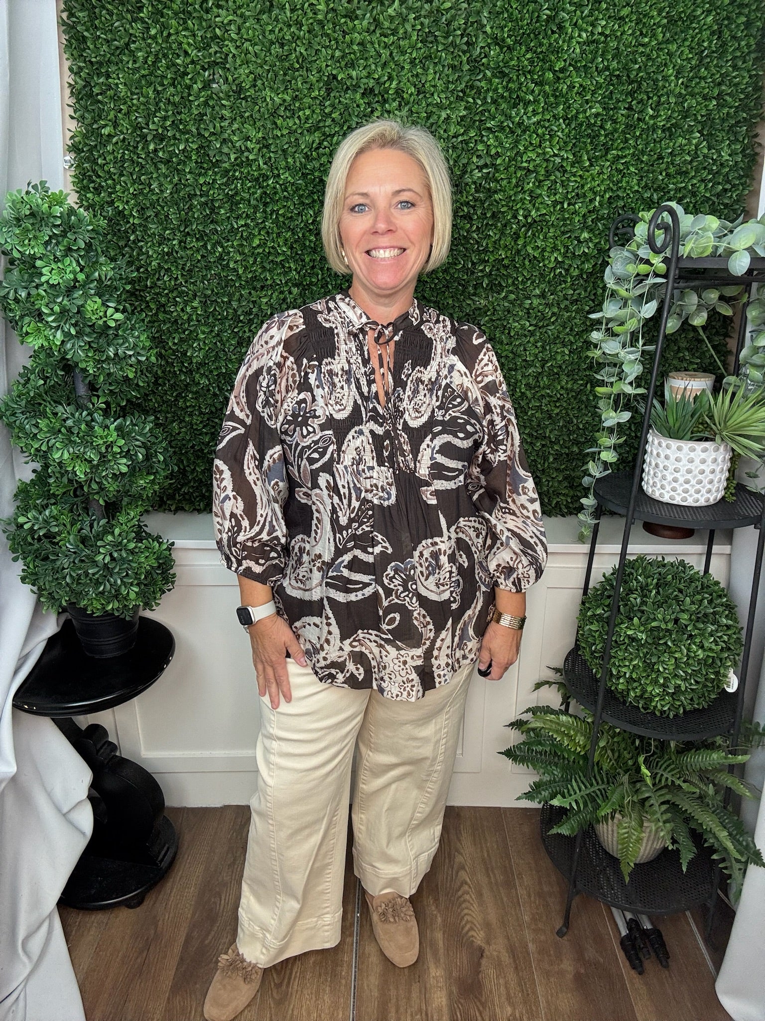 LINING ABSTRACT PRINT TOP WITH SMOCKING AND FRONT TIE DETAILS - BROWN