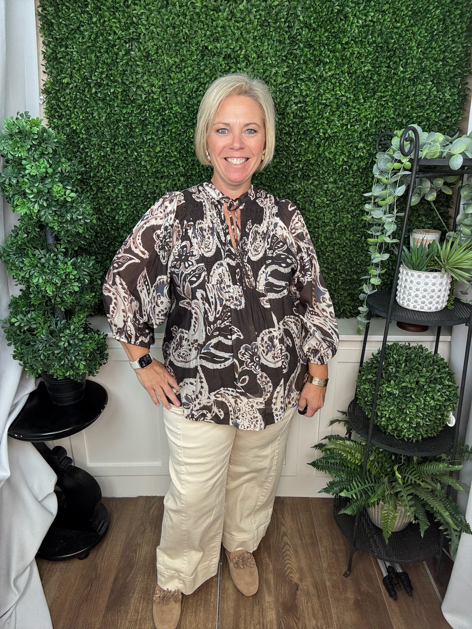 LINING ABSTRACT PRINT TOP WITH SMOCKING AND FRONT TIE DETAILS - BROWN
