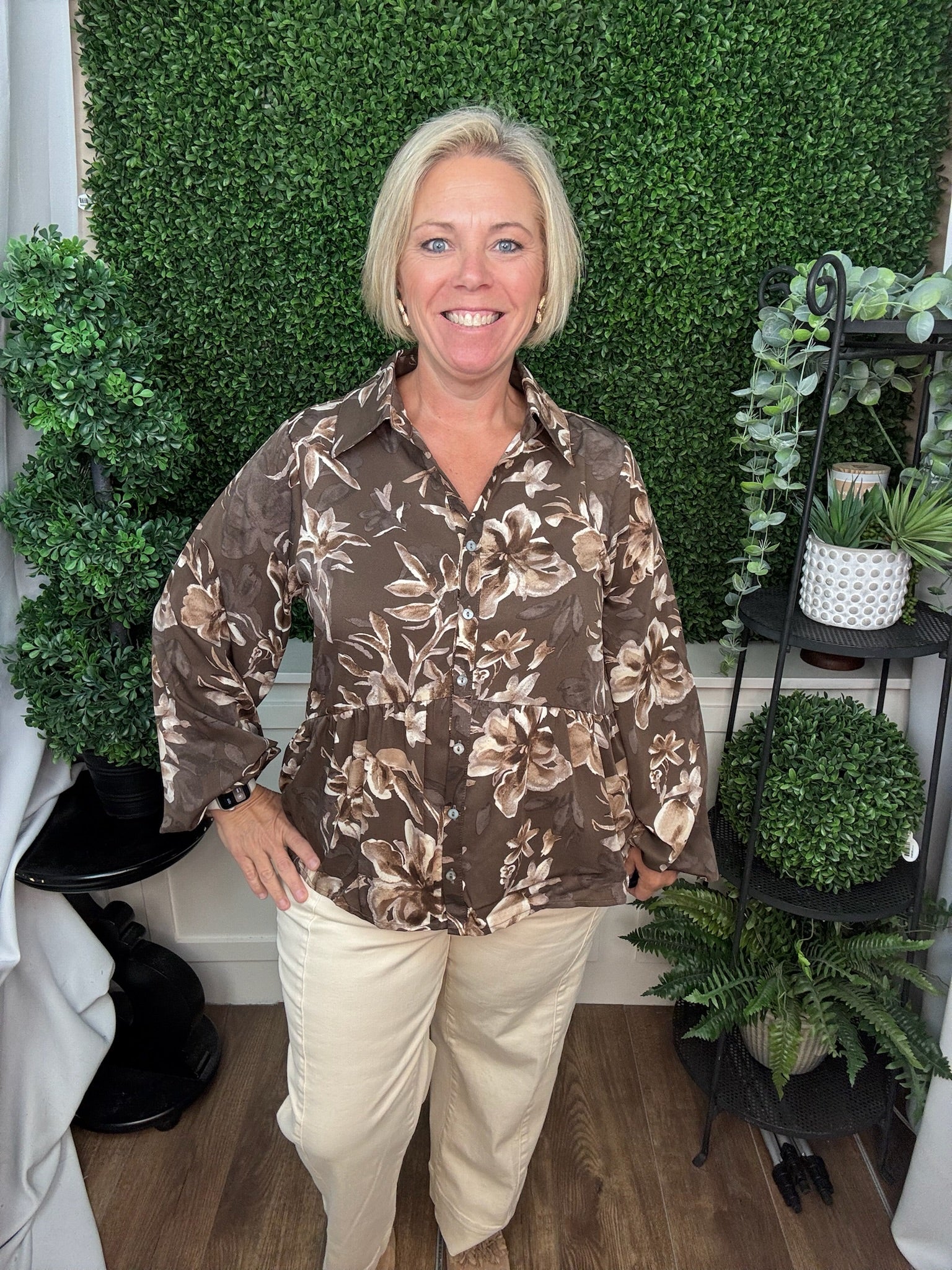LONG SLEEVE WOVEN PRINT COLLARED BUTTON DOWN TOP - MOCHA BROWN