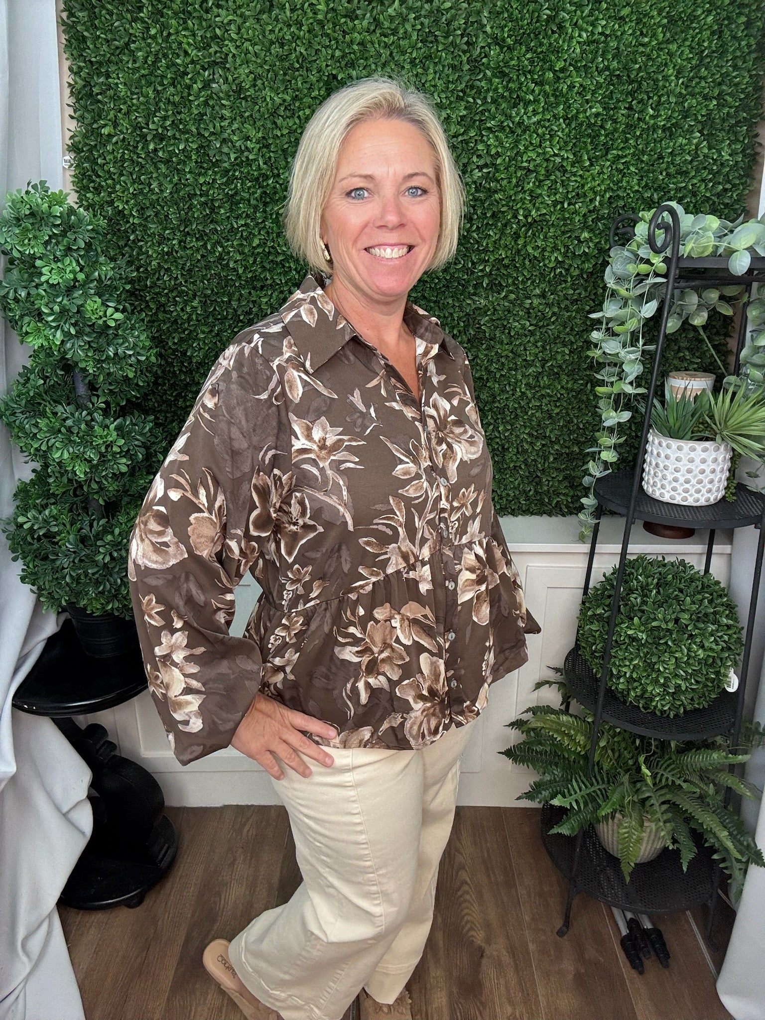 LONG SLEEVE WOVEN PRINT COLLARED BUTTON DOWN TOP - MOCHA BROWN