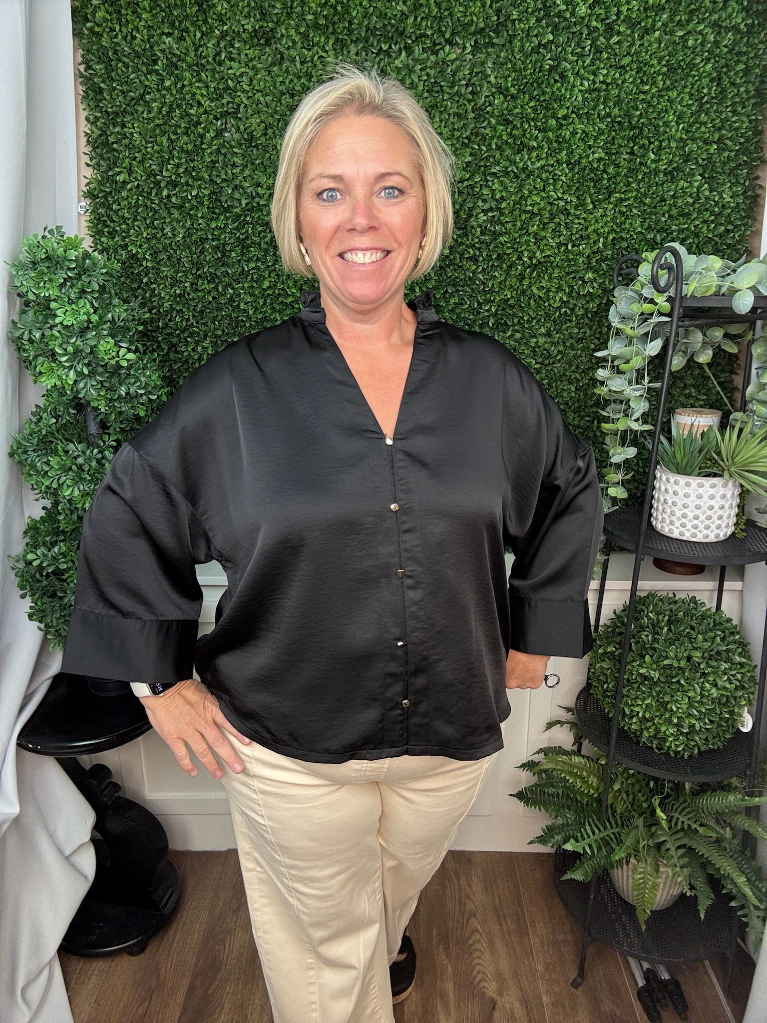 V-NECK METAL BUTTON DOWN SHIRT - BLACK
