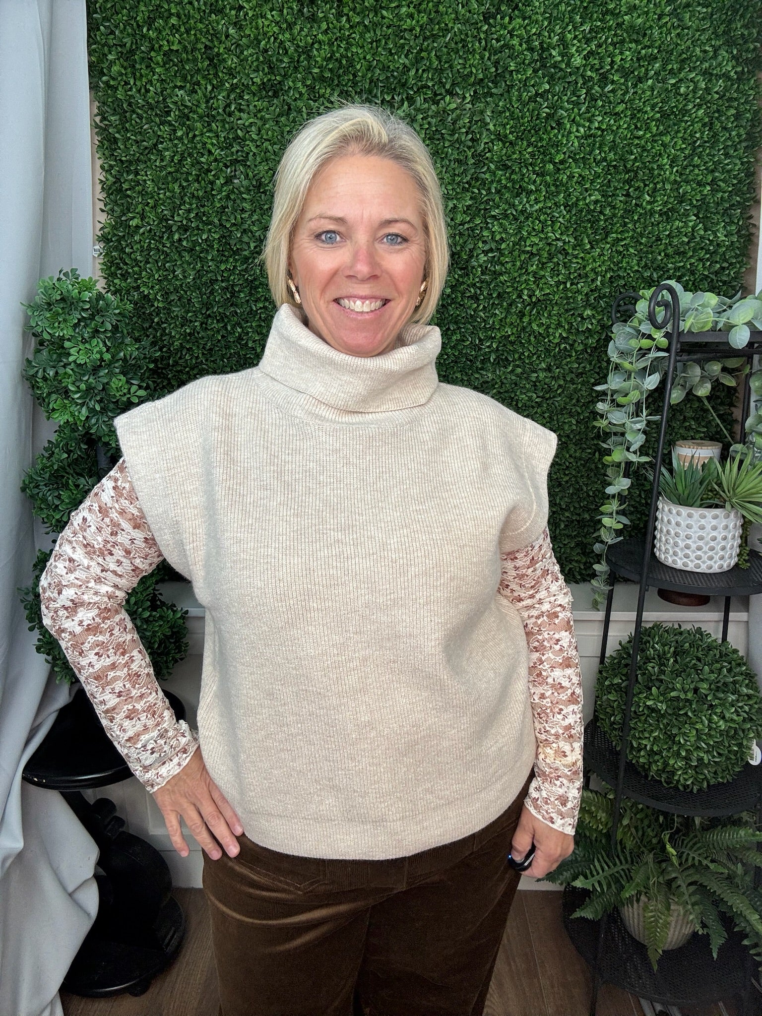 SHORT SLEEVE COLLARED V-NECK KNIT TOP SWEATER - BROWN/OATMEAL